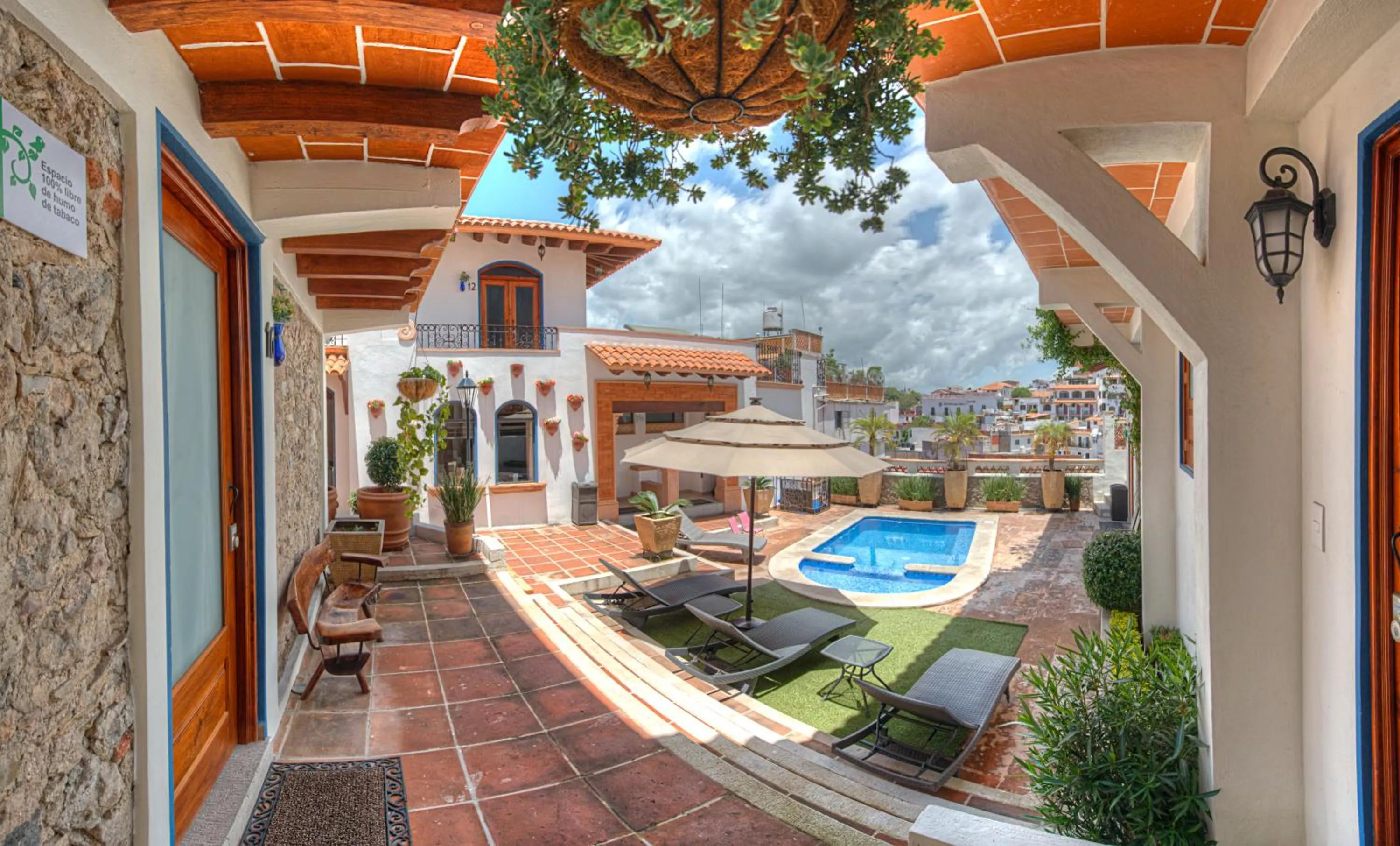 Pool view in Hotel Santa Paula