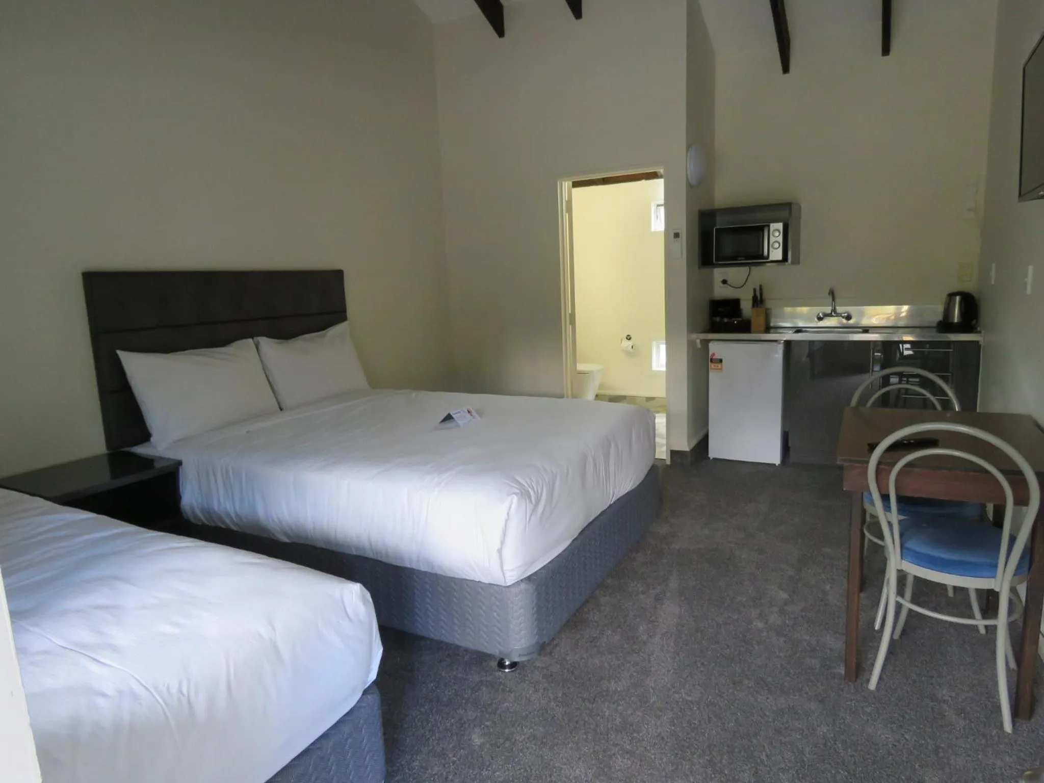 Coffee/tea facilities, Bed in Grandeur Thermal Spa Resort