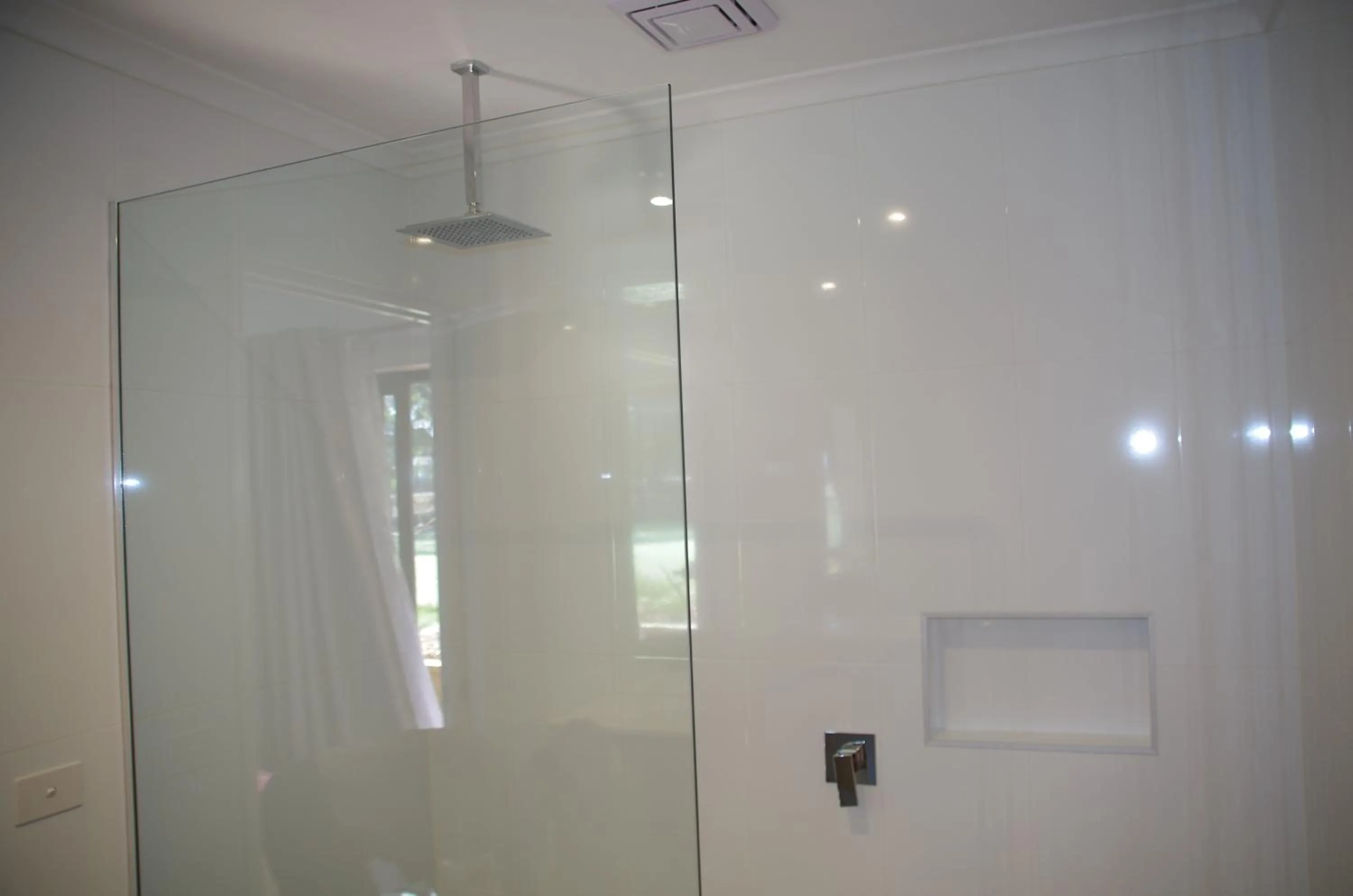 Shower in The View on Grossmans