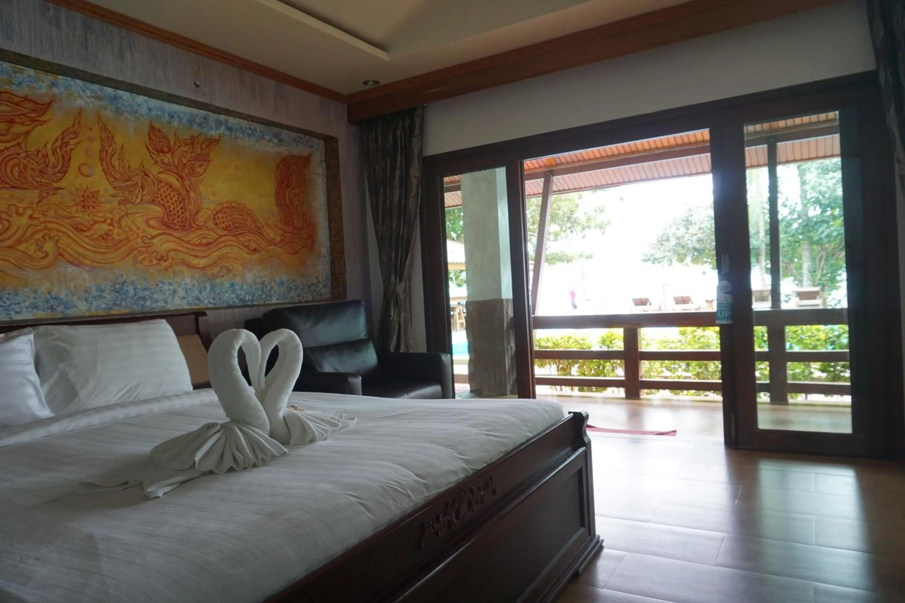 Photo of the whole room, Bed in Nice Beach Resort Koh Pha-ngan