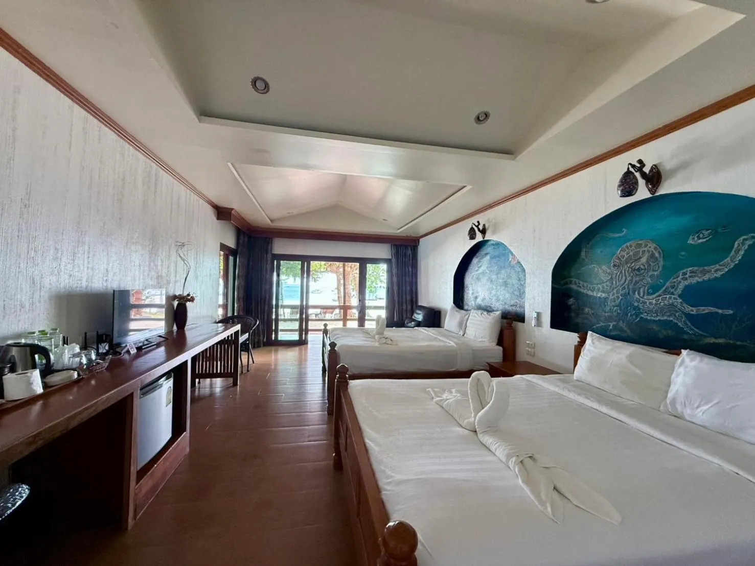 Photo of the whole room, Bed in Nice Beach Resort Koh Pha-ngan