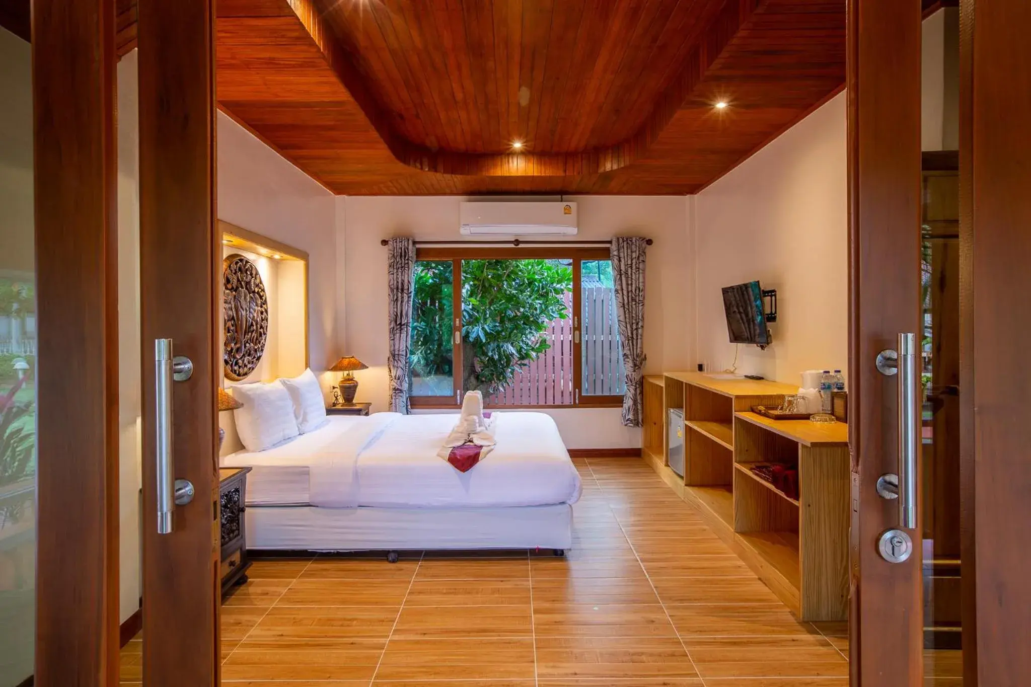 King Room with Garden View in Nice Beach Resort Koh Pha-ngan King Room with Garden View in Nice Beach Resort Koh Pha-ngan