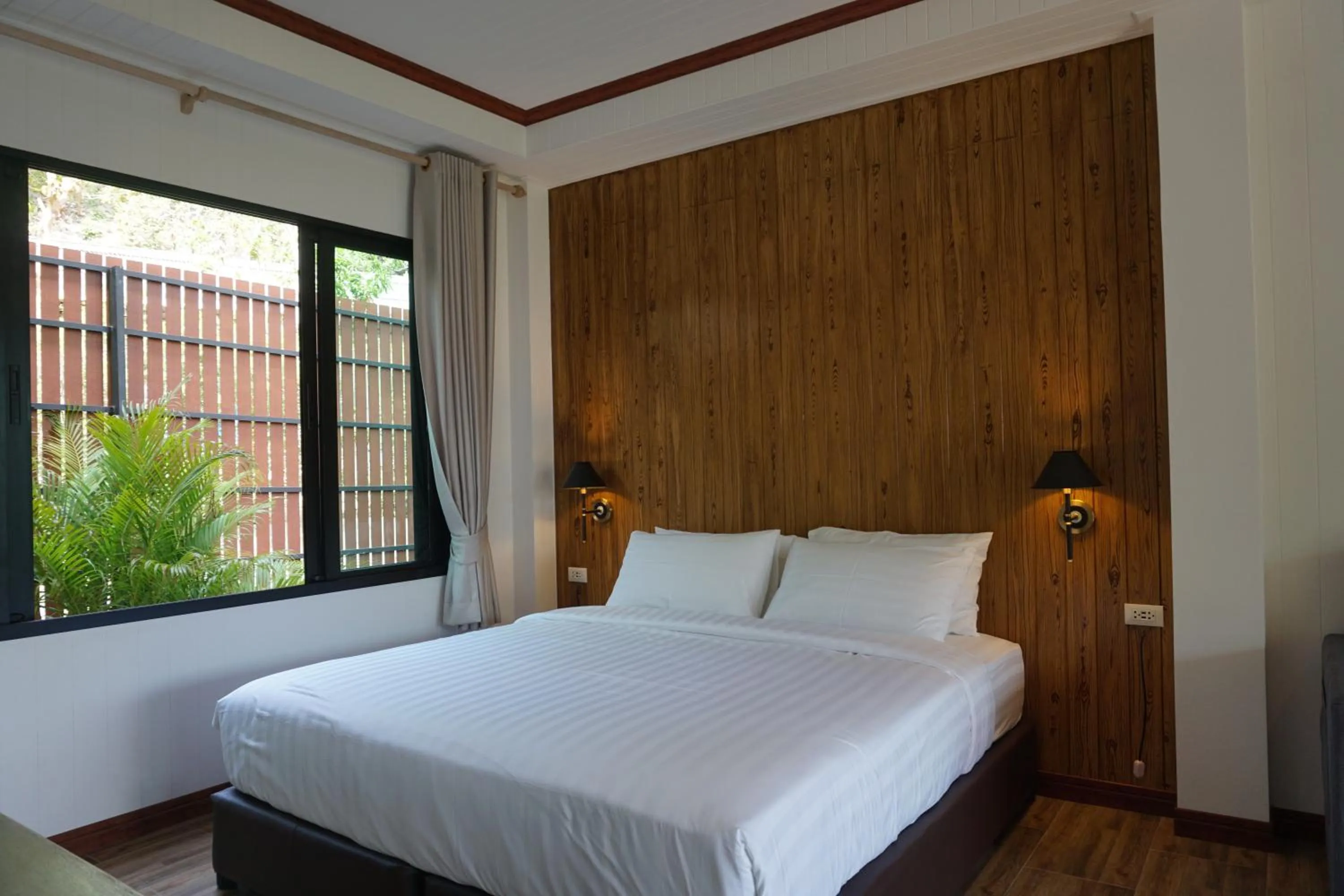 Bed in Nice Beach Resort Koh Pha-ngan