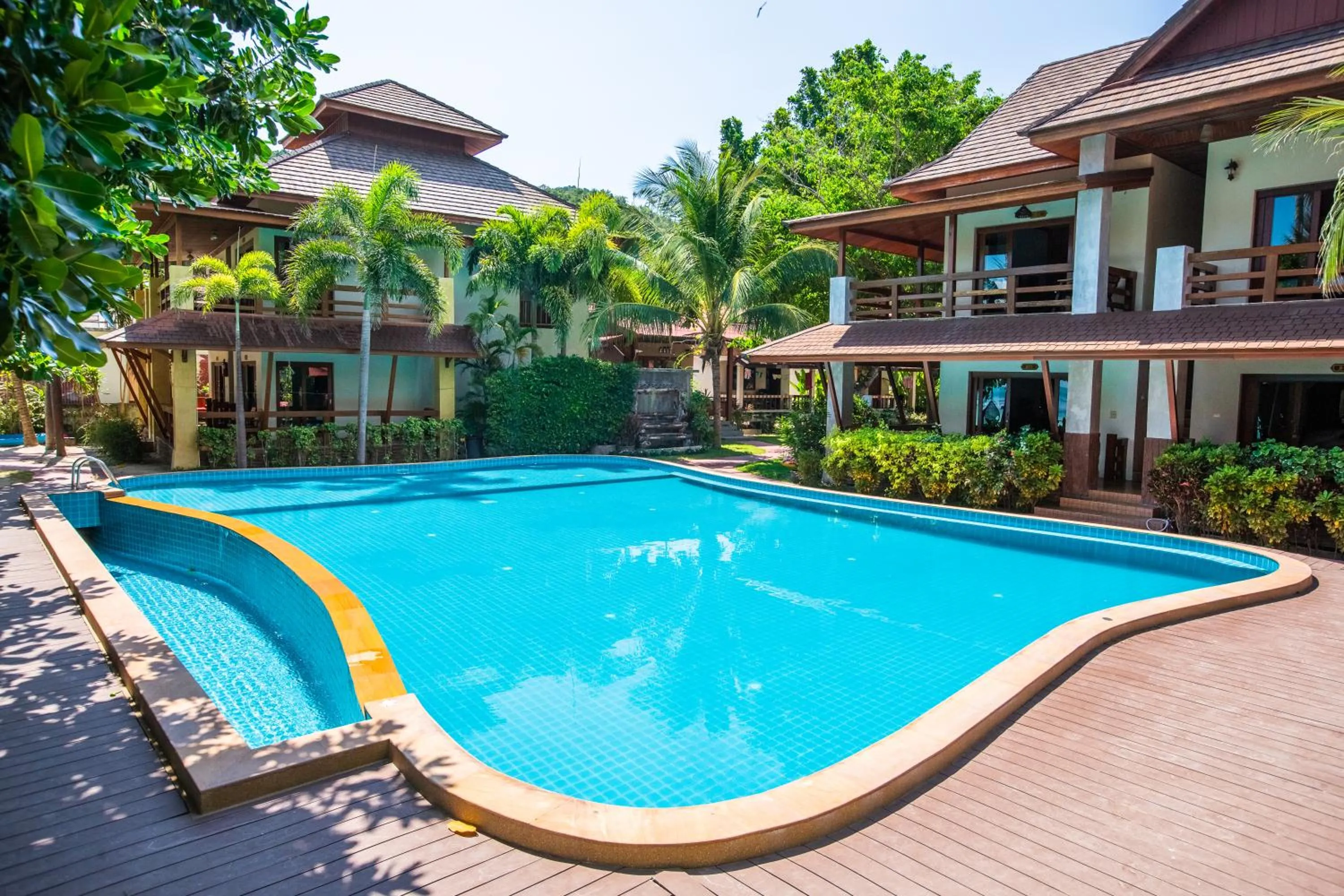Swimming pool in Nice Beach Resort Koh Pha-ngan