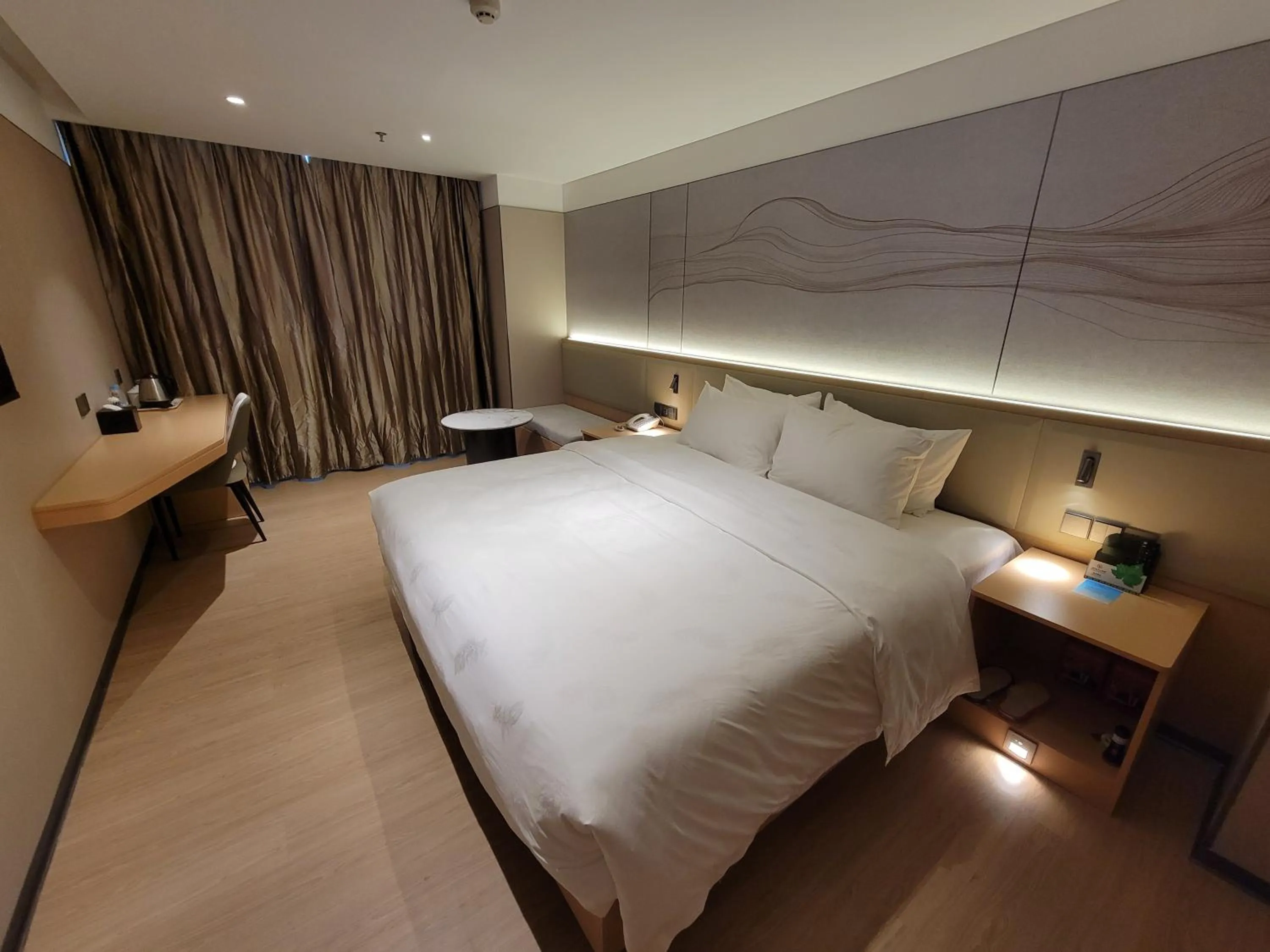 Bed in Guangdong Baiyun City Hotel