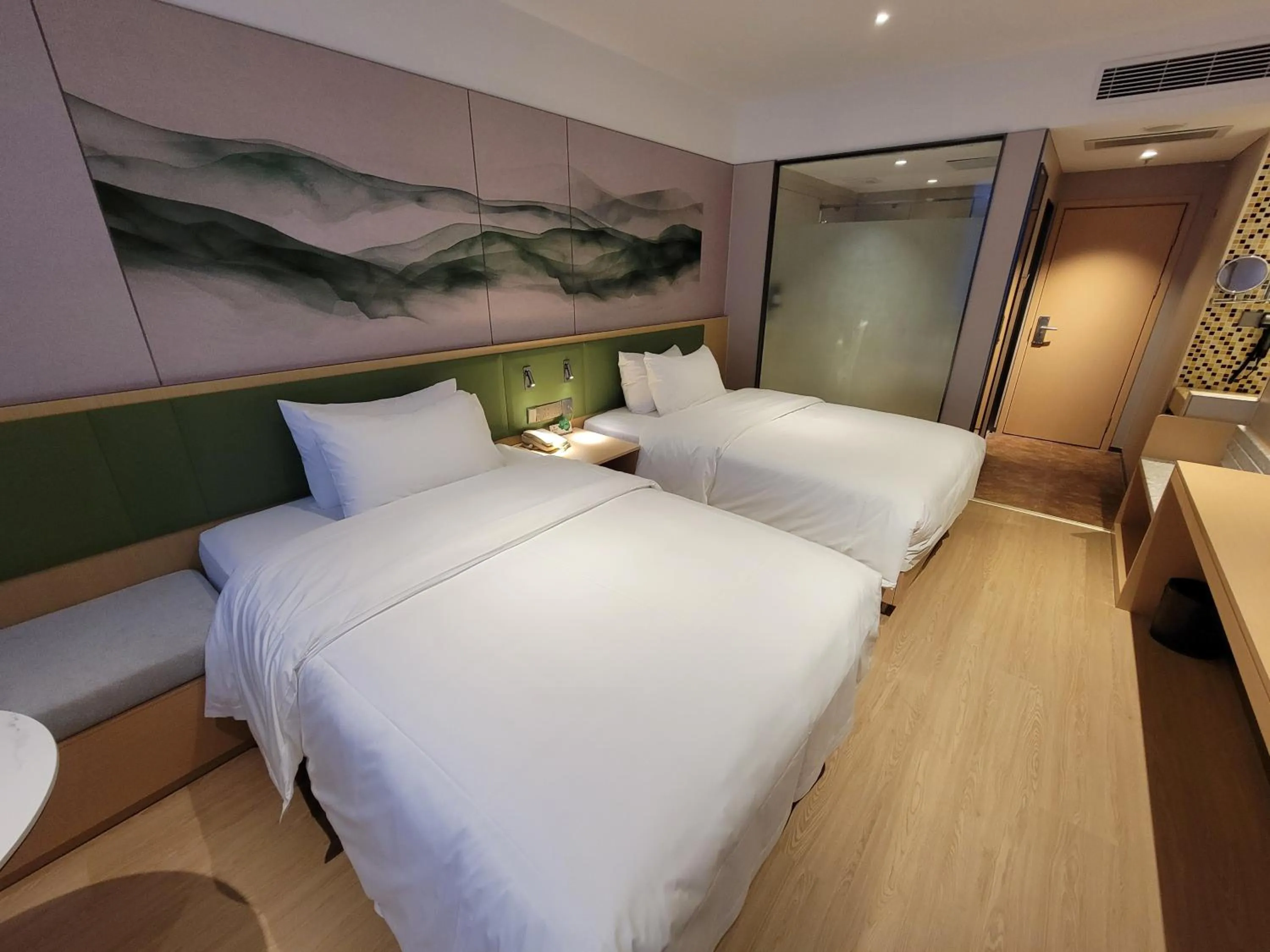 Bed in Guangdong Baiyun City Hotel