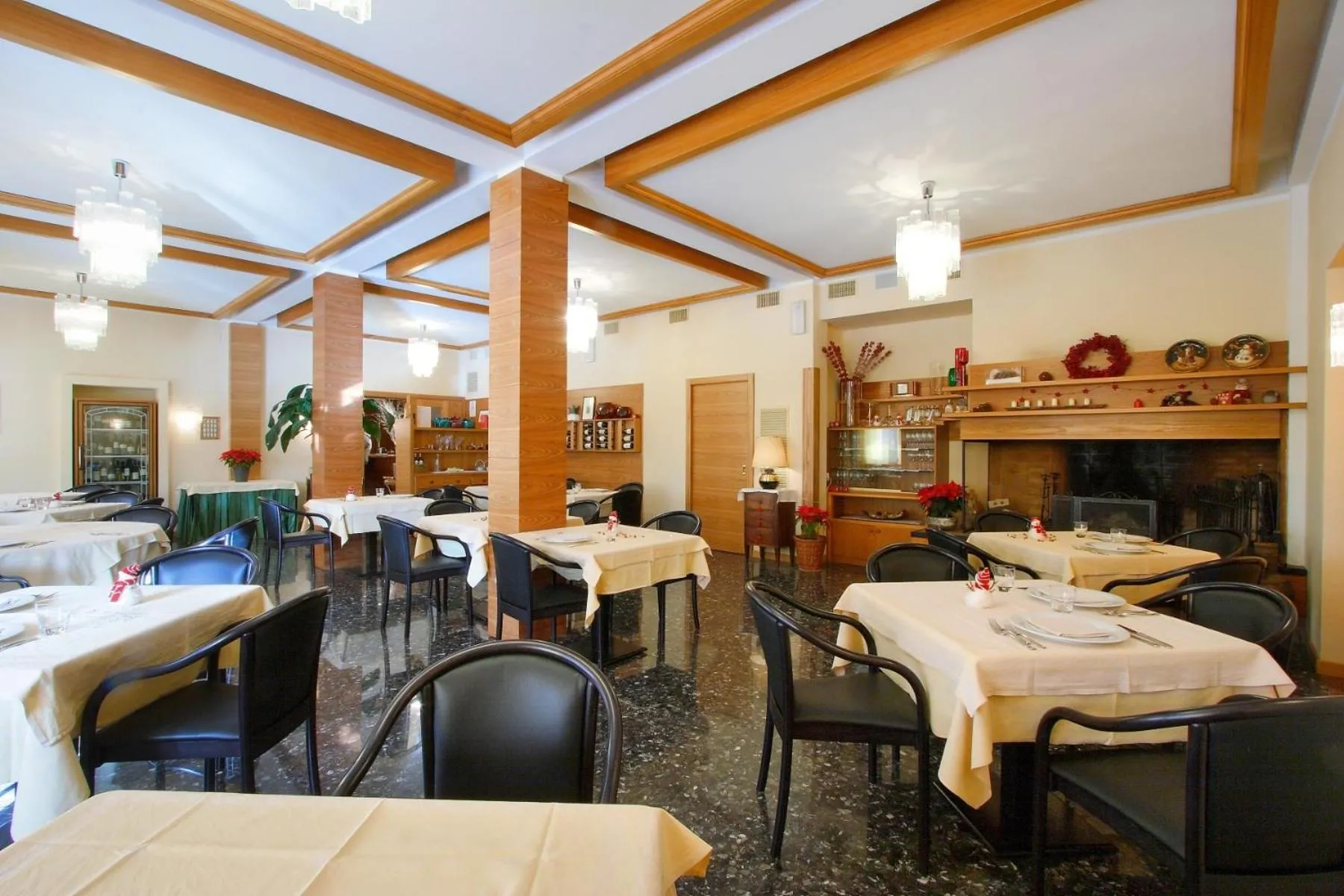 Restaurant/places to eat in Hotel Centro Benessere Gardel