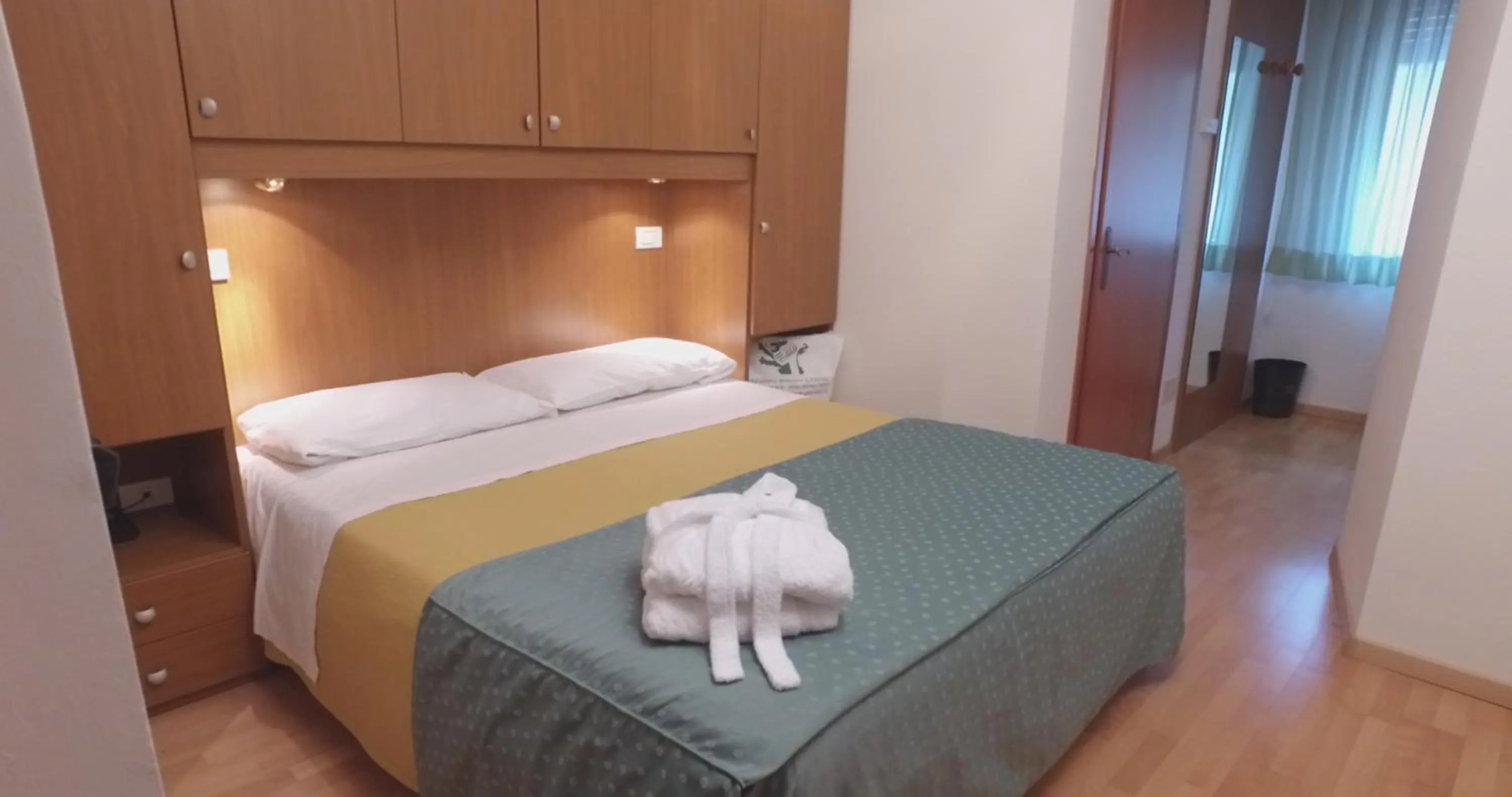 Bedroom, Bed in Hotel Centro Benessere Gardel