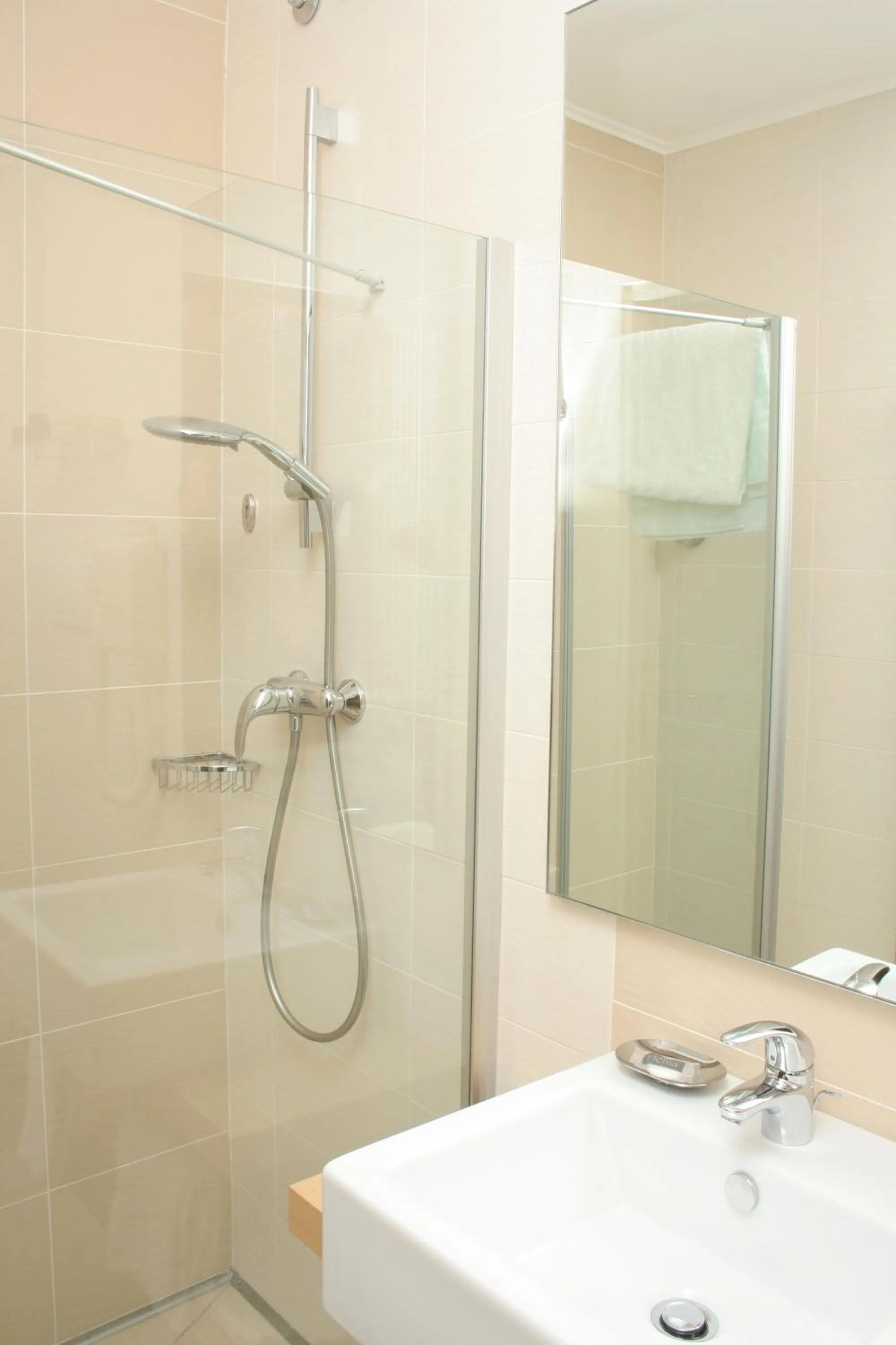 Shower in Hotel Centro Benessere Gardel