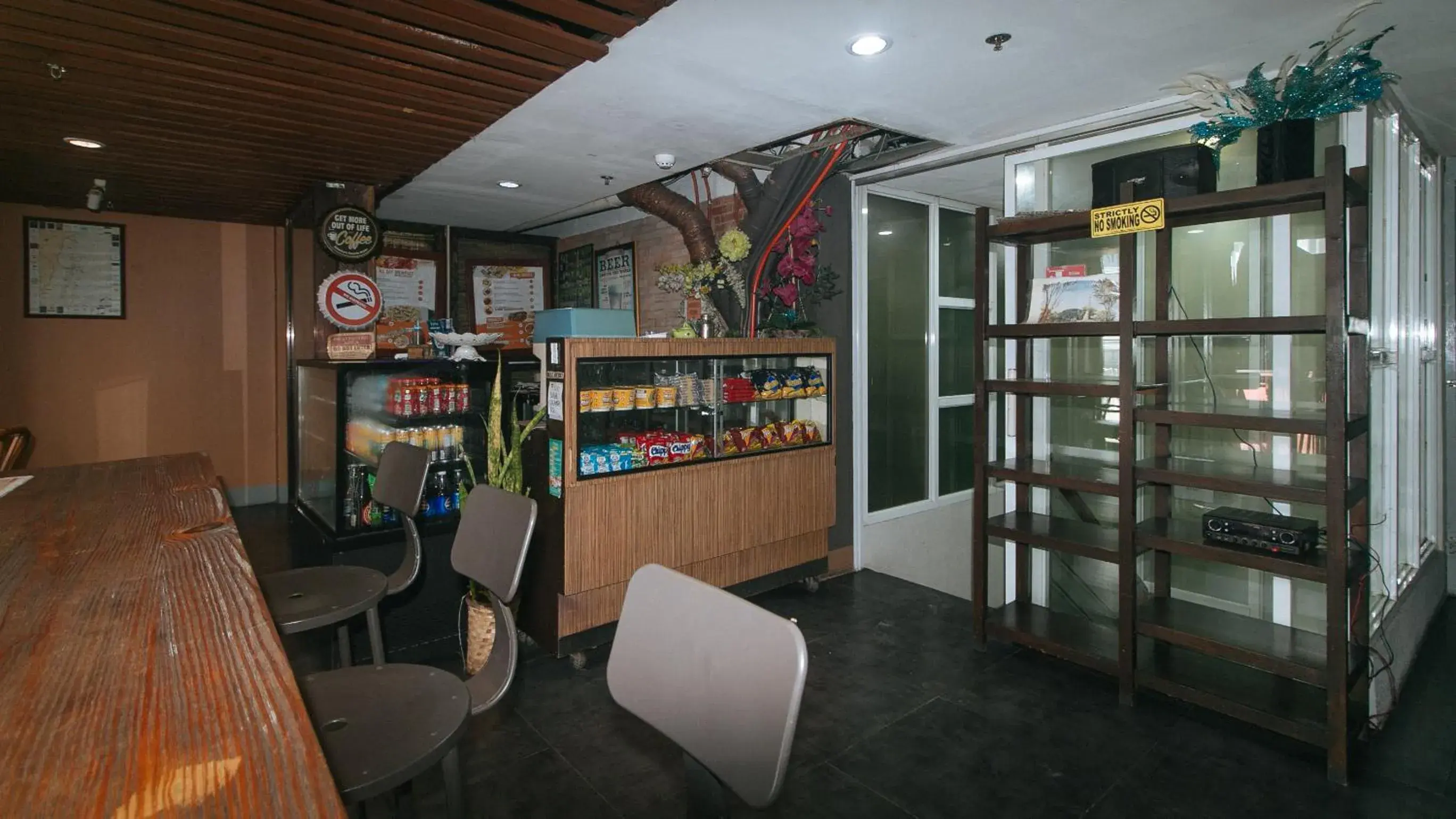 Restaurant/places to eat in RedDoorz Plus New Era Budget Hotel Mandaue former RedDoorz Plus near UV Mandaue Cebu Restaurant/places to eat in RedDoorz Plus New Era Budget Hotel Mandaue former RedDoorz Plus near UV Mandaue Cebu