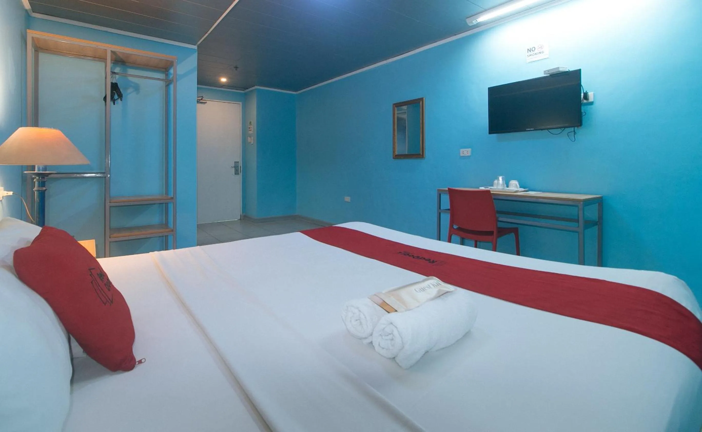 Bed in RedDoorz Plus New Era Budget Hotel Mandaue former RedDoorz Plus near UV Mandaue Cebu