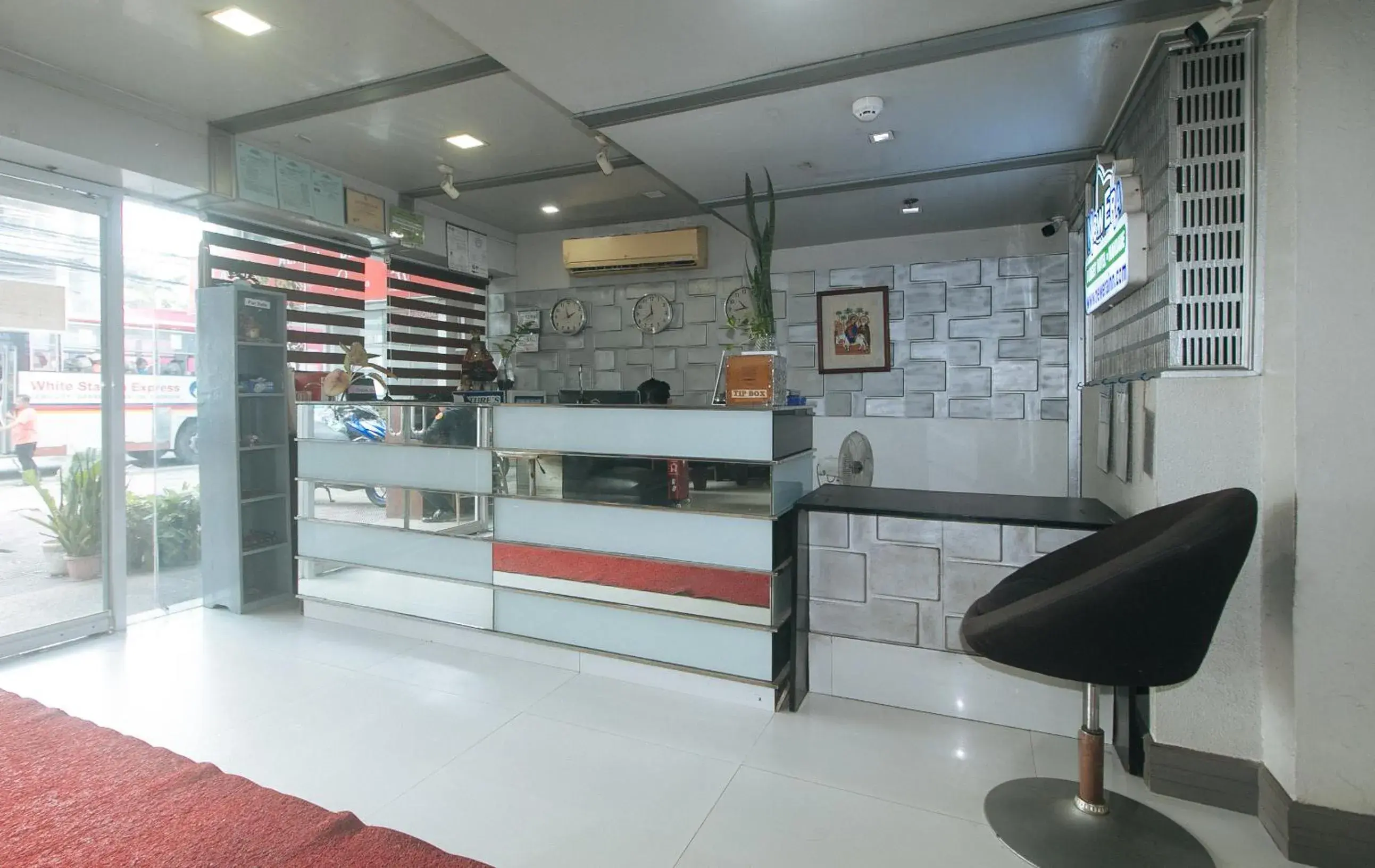 Lobby or reception in RedDoorz Plus New Era Budget Hotel Mandaue former RedDoorz Plus near UV Mandaue Cebu Lobby or reception in RedDoorz Plus New Era Budget Hotel Mandaue former RedDoorz Plus near UV Mandaue Cebu