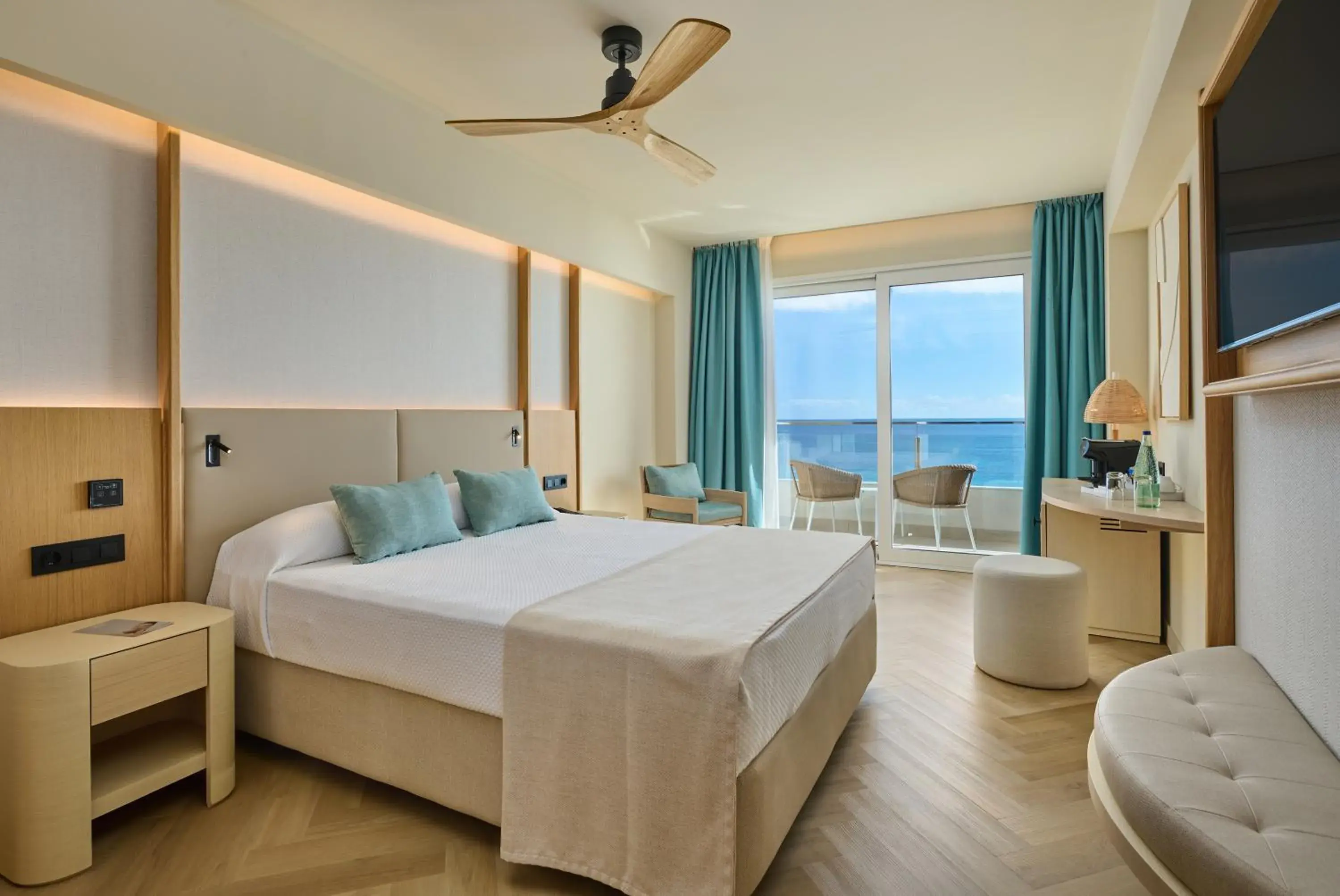 Bed in Hipotels Don Juan Bed in Hipotels Don Juan