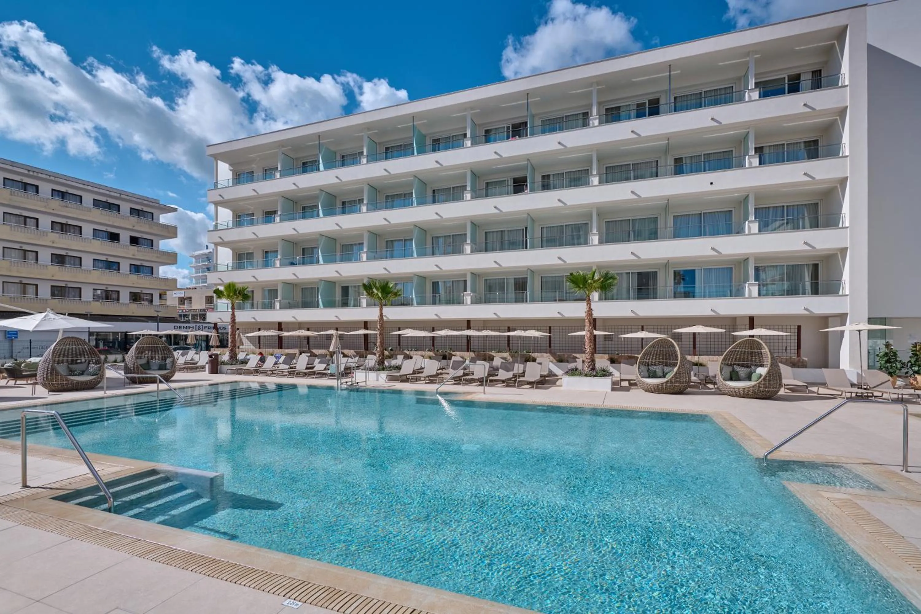 Property building in Hipotels Don Juan