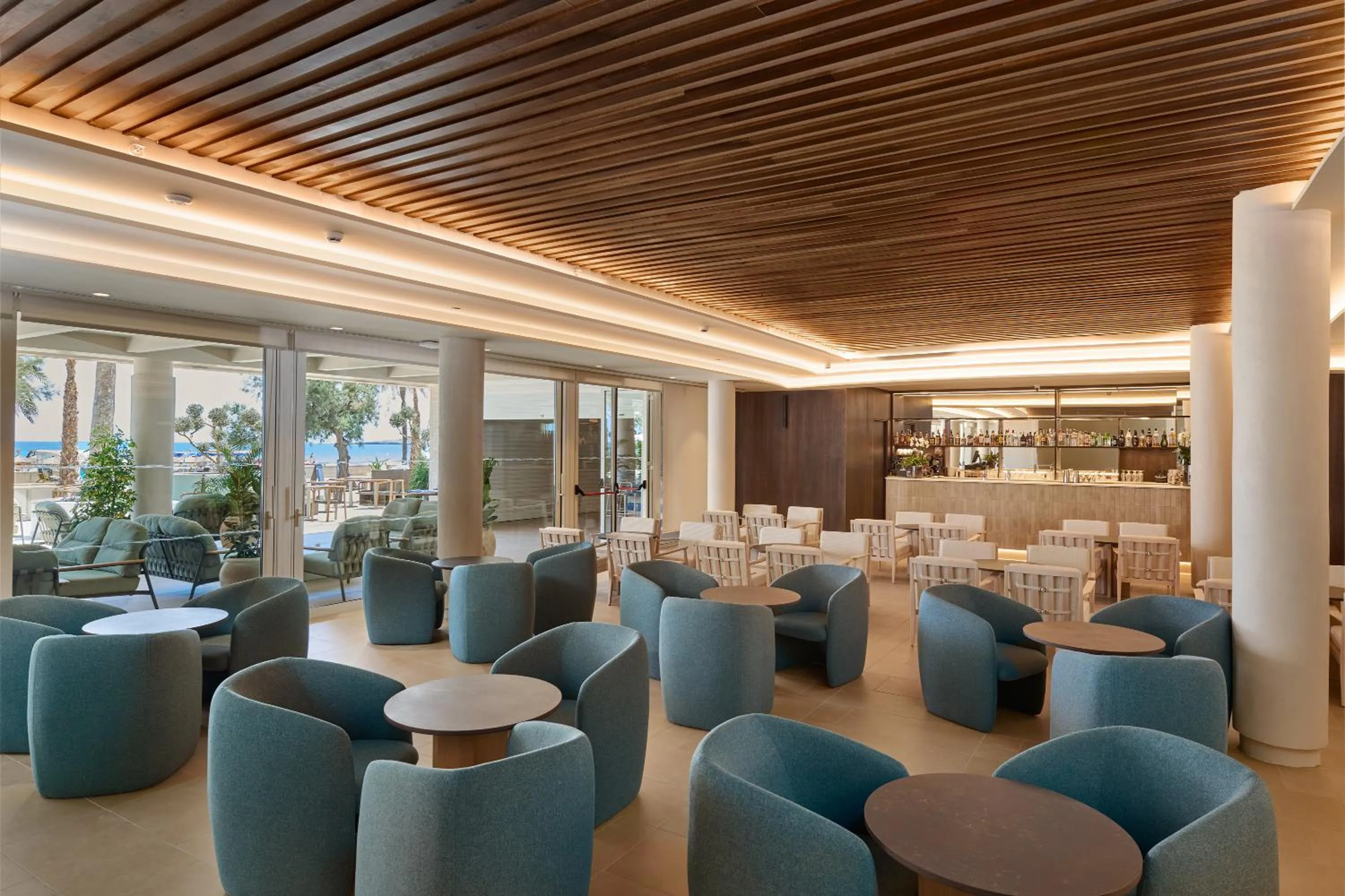 Lounge or bar in Hipotels Don Juan