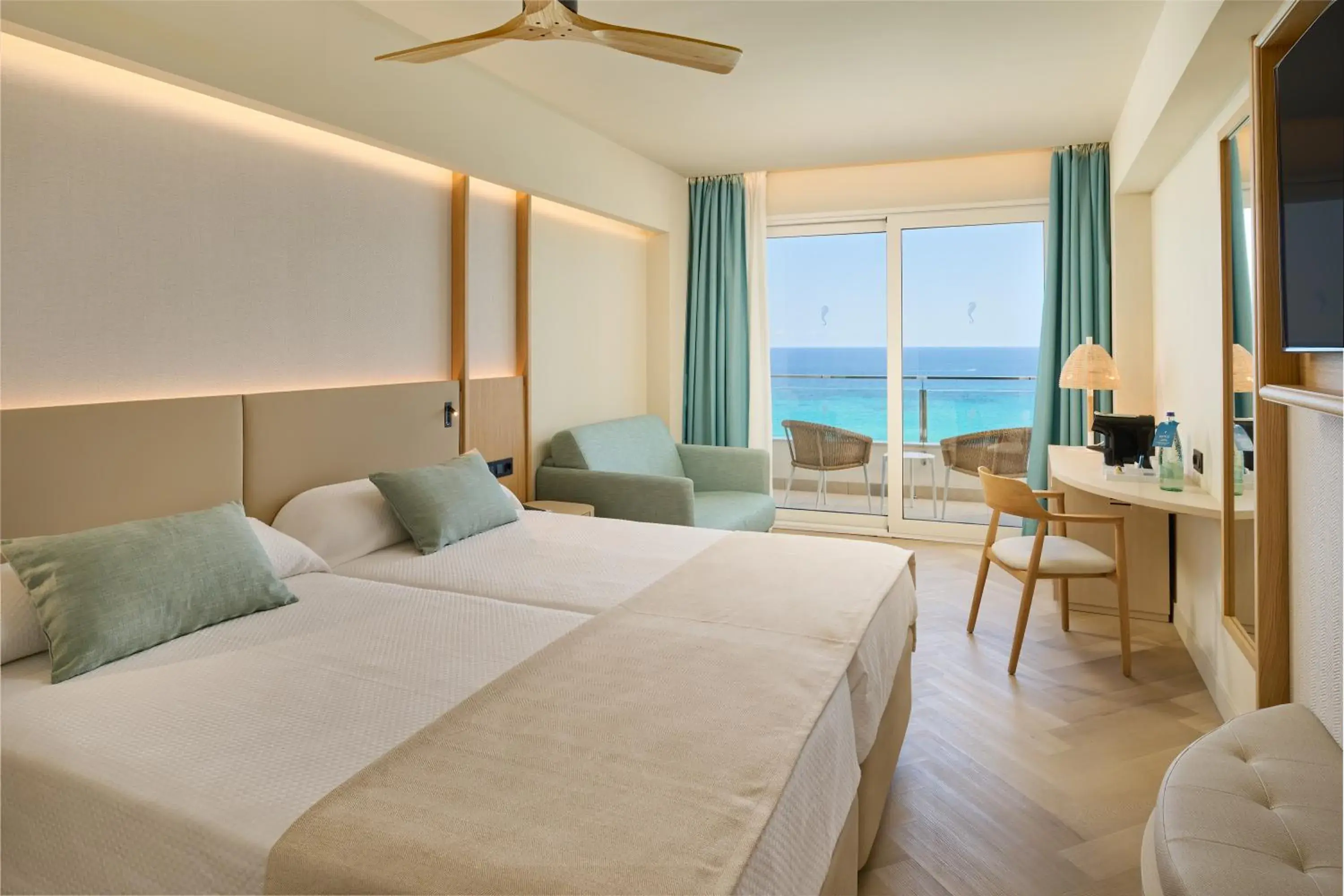 Bed in Hipotels Don Juan Bed in Hipotels Don Juan