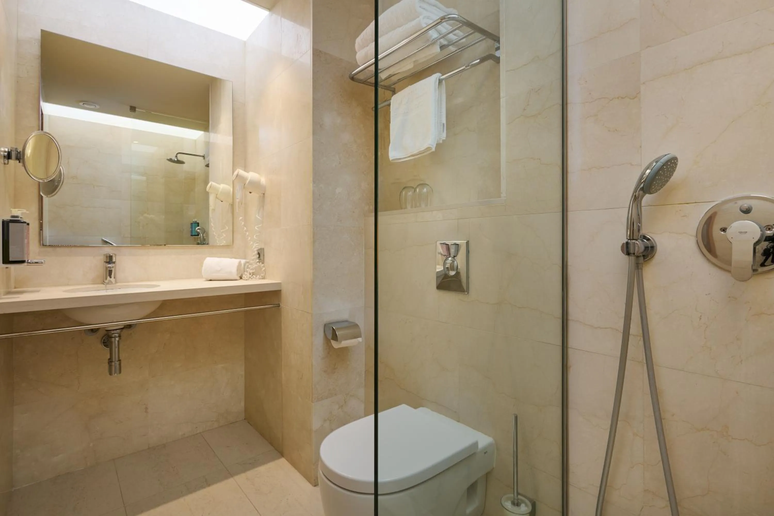 Shower in Hipotels Don Juan