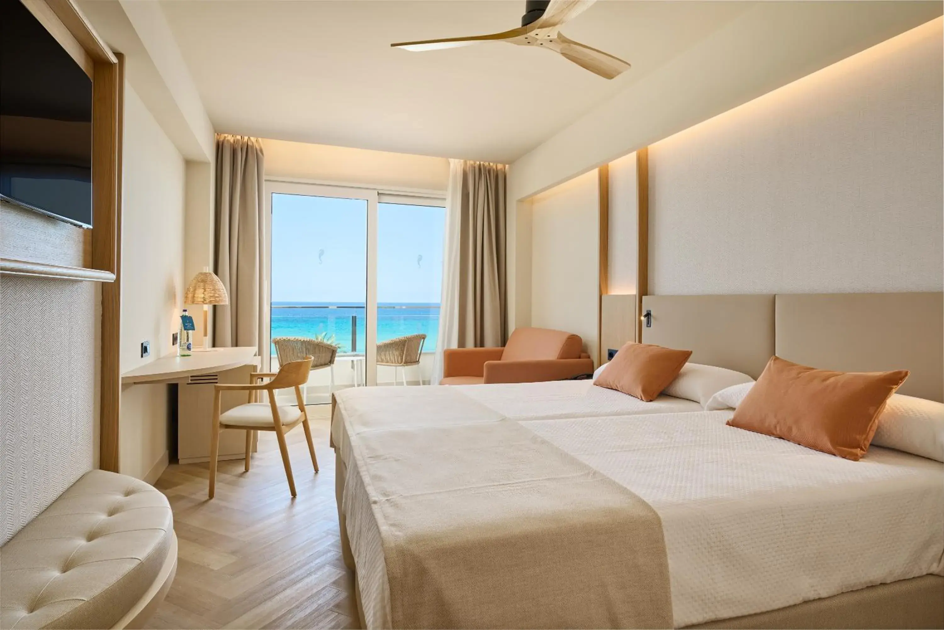 Bed in Hipotels Don Juan Bed in Hipotels Don Juan