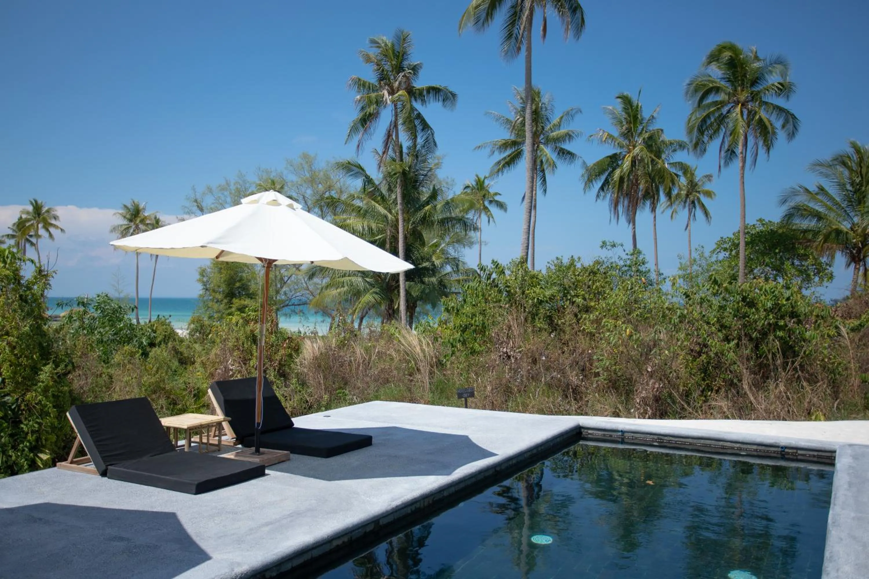 Swimming pool in Tamu Koh Rong