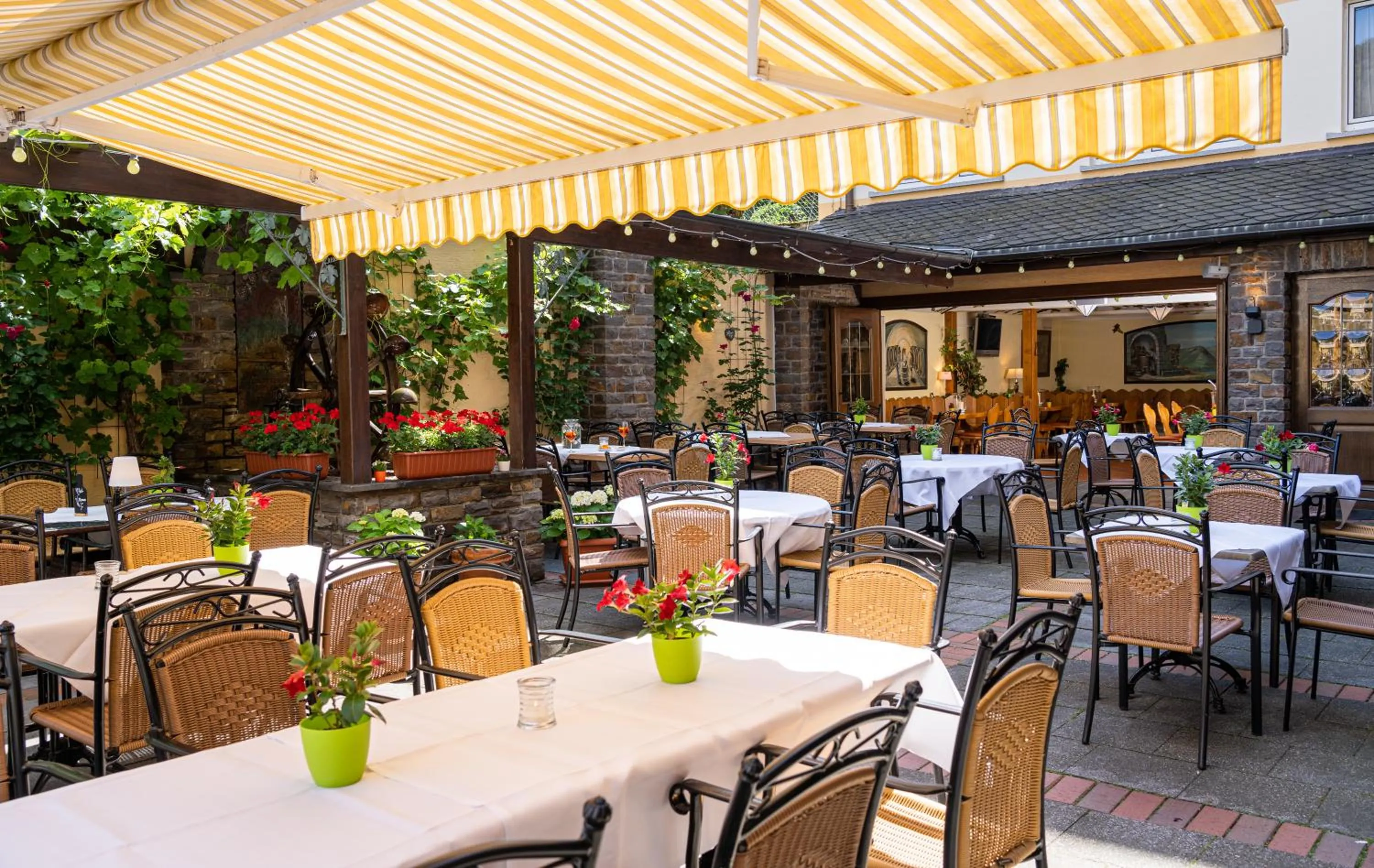 Restaurant/places to eat in Hotel Pistono