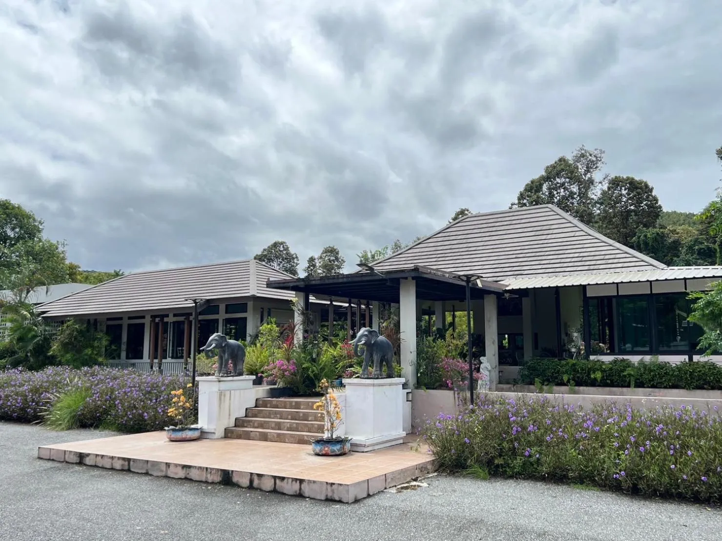 Property building in Baan Pingkan Wellness Resort