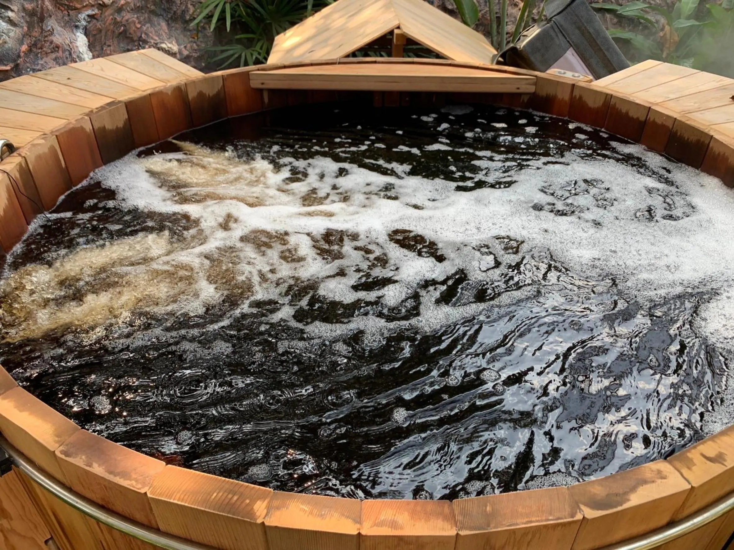 Hot Tub in Baan Pingkan Wellness Resort