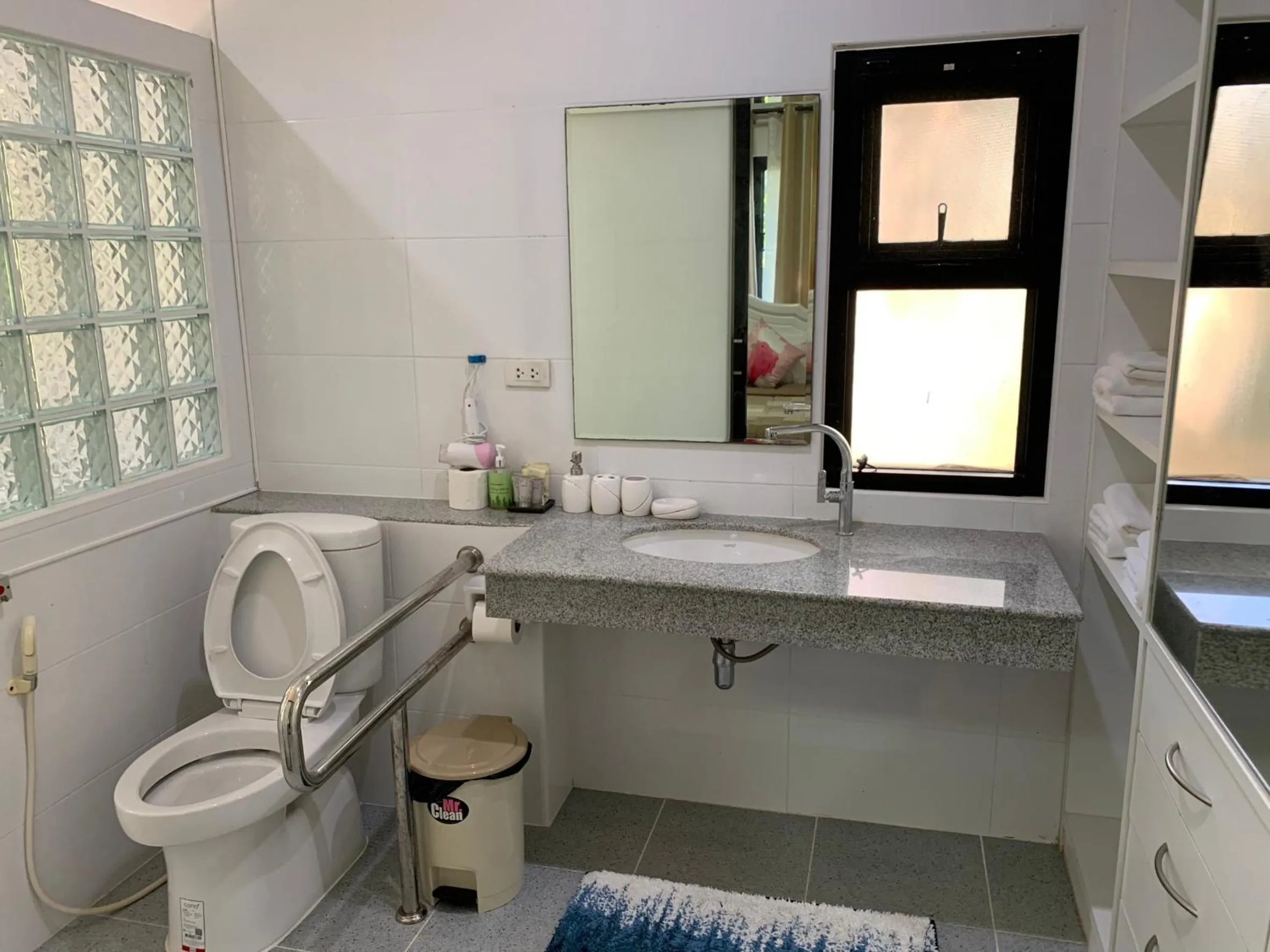 Bathroom in Baan Ping Kan Longstay