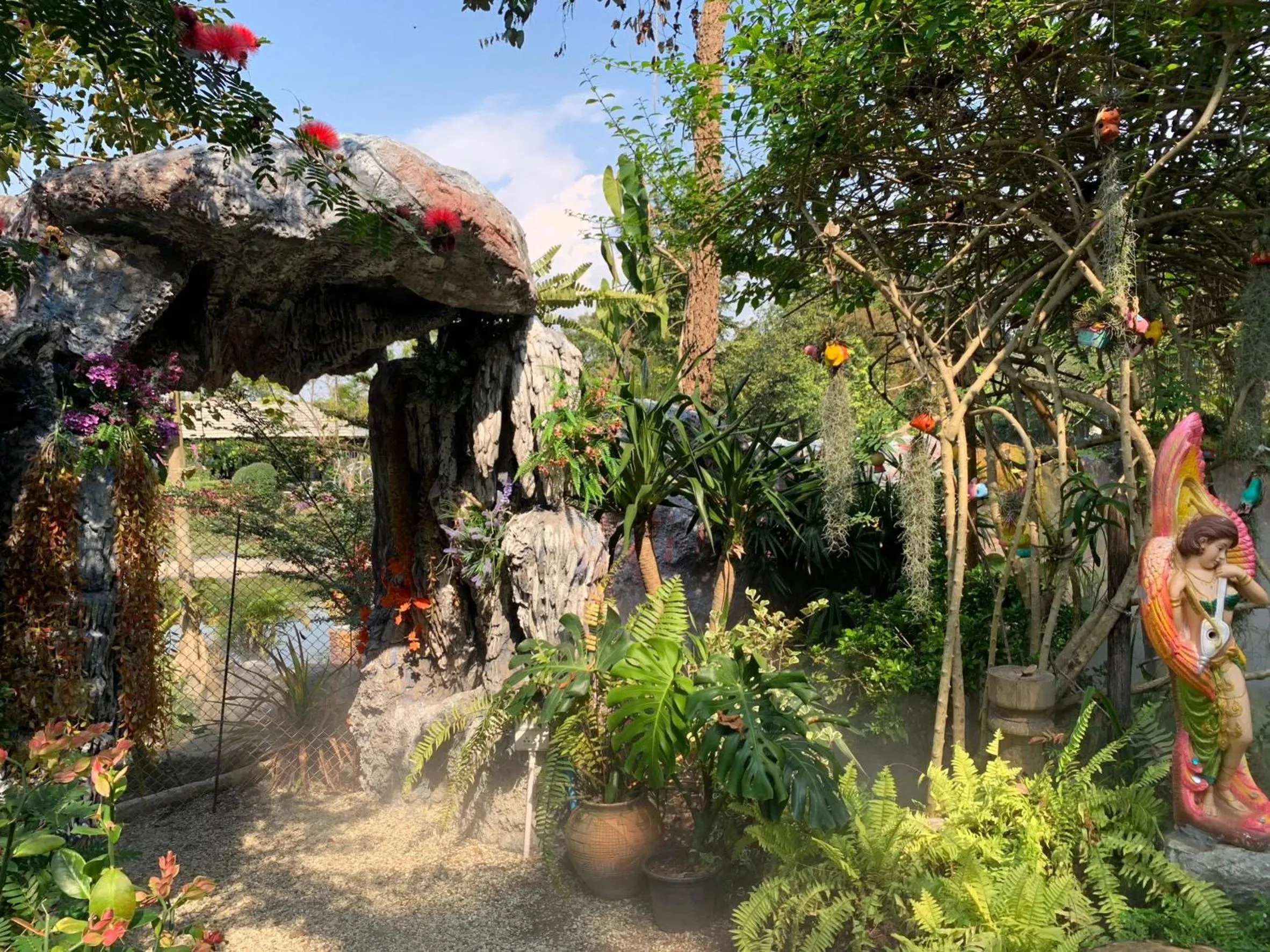 Hot Tub in Baan Pingkan Wellness Resort
