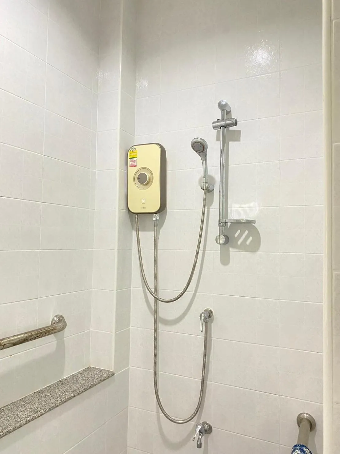 Shower in Baan Pingkan Wellness Resort