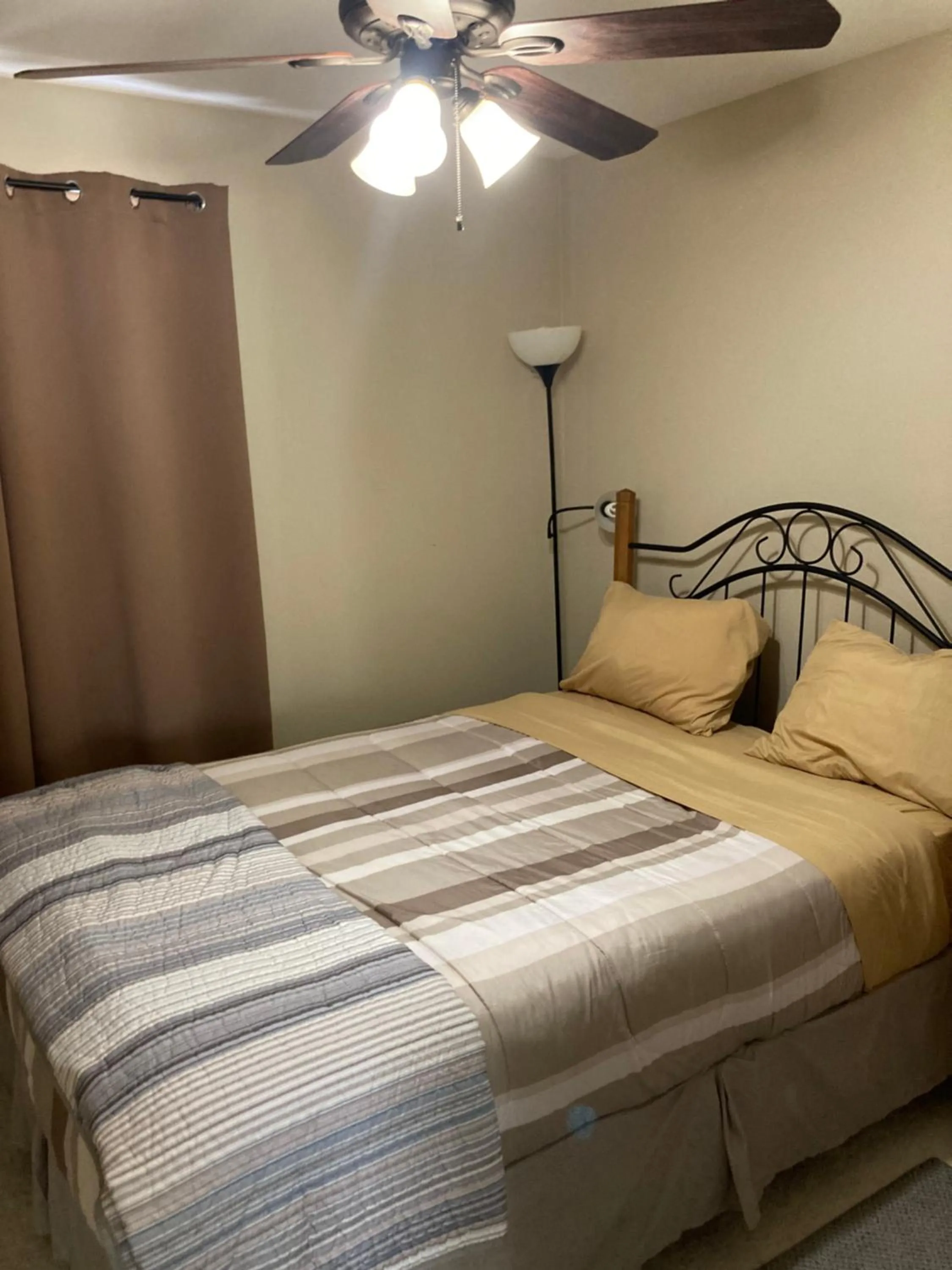 Bed in Welcome House Las Vegas