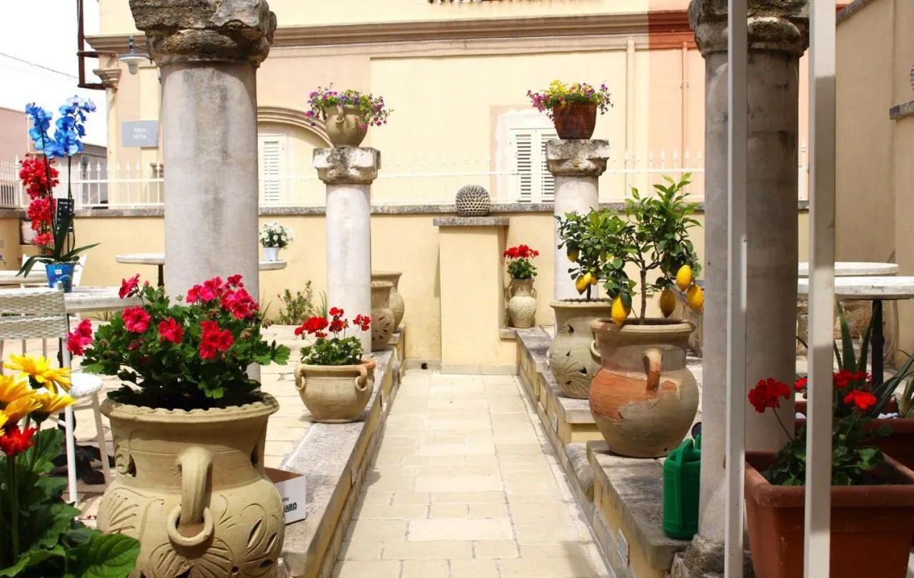Day in Palazzo Aurora