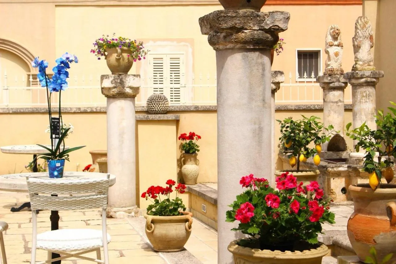 Garden in Palazzo Aurora