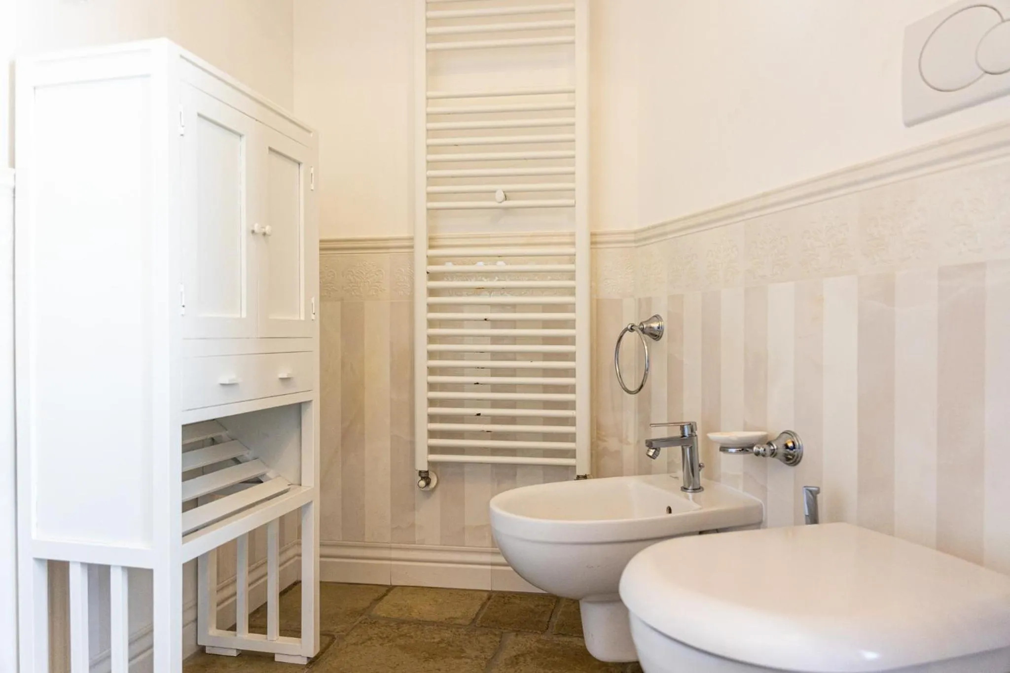 Toilet in Palazzo Aurora
