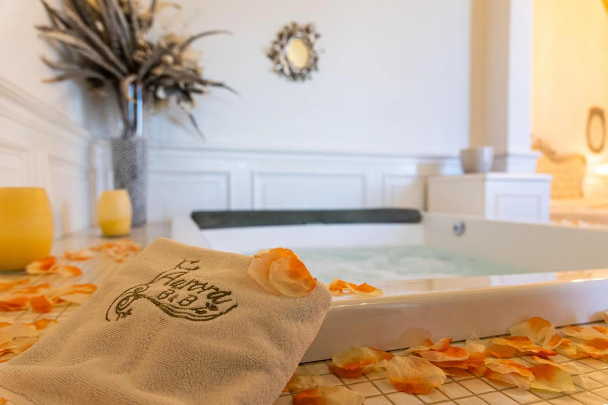 Hot Tub, Bed in Palazzo Aurora