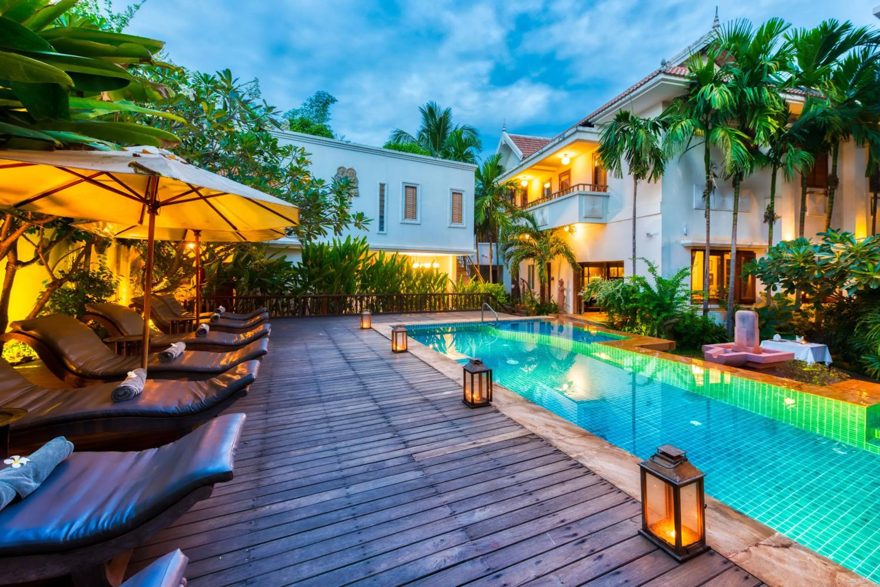 Swimming pool in Mane History Lovers