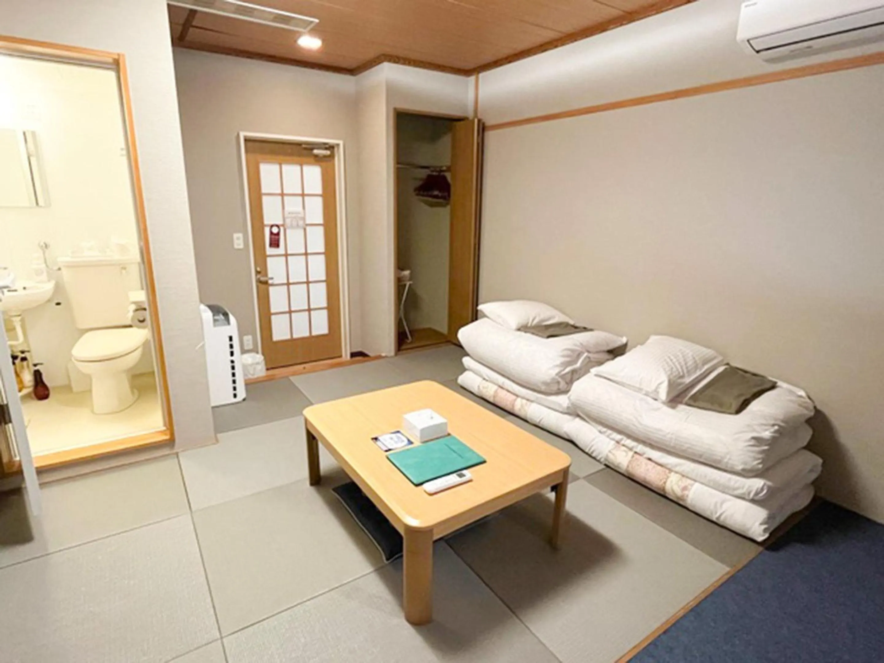 Photo of the whole room, Bed in CHALET BURLAP FURANUI