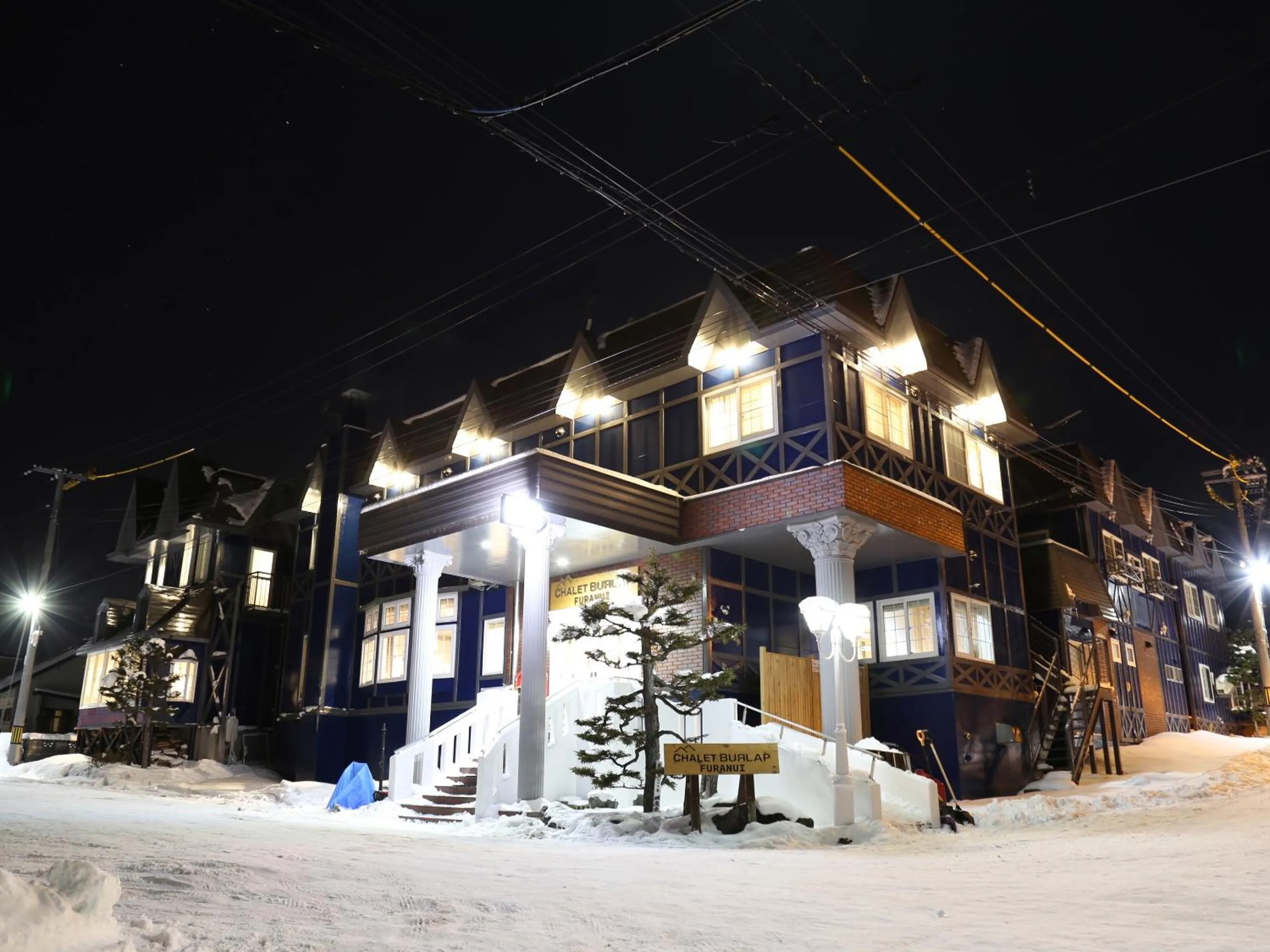 Property building in CHALET BURLAP FURANUI