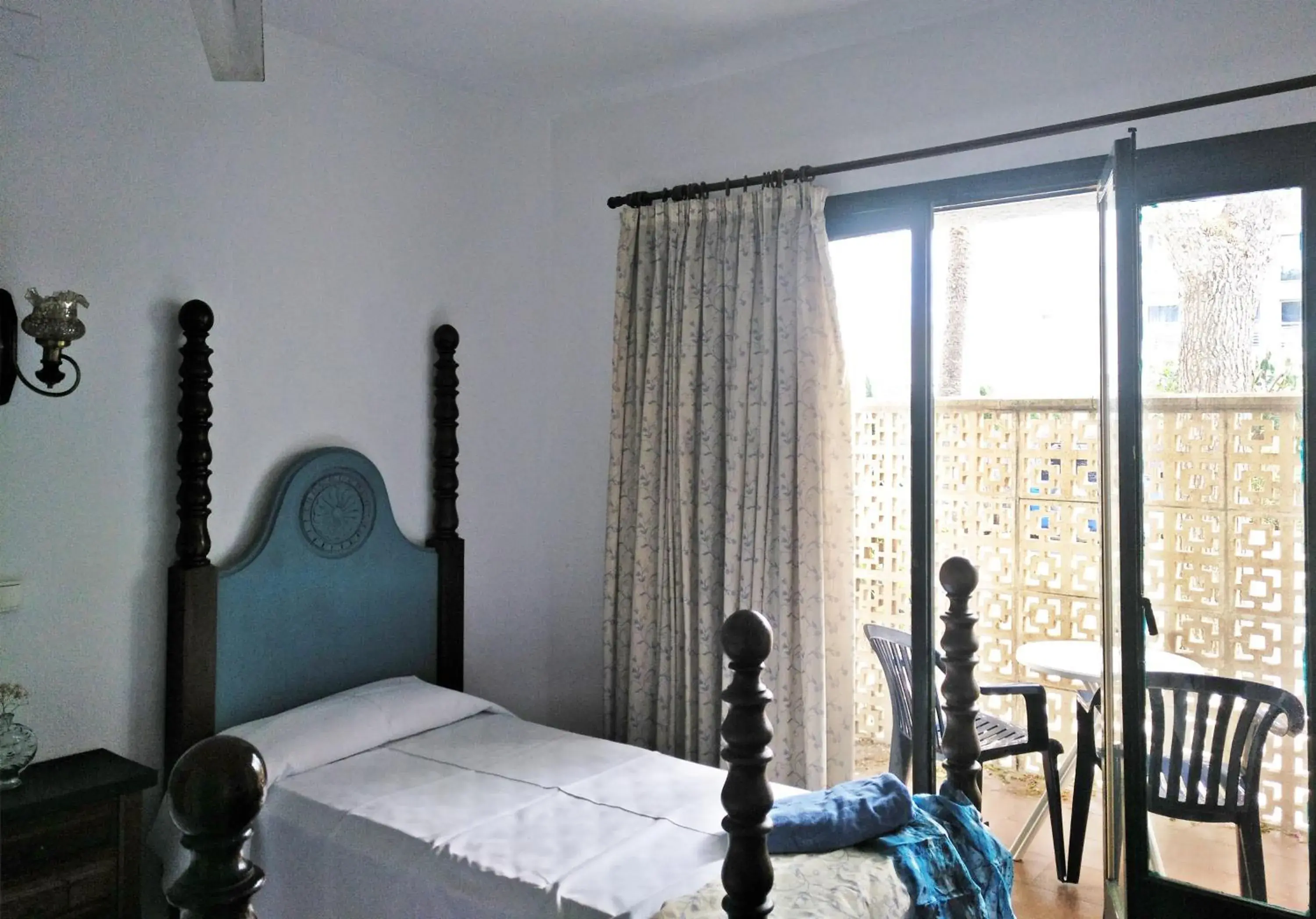 Twin Room in Zhimbad B&B by the sea Twin Room in Zhimbad B&B by the sea