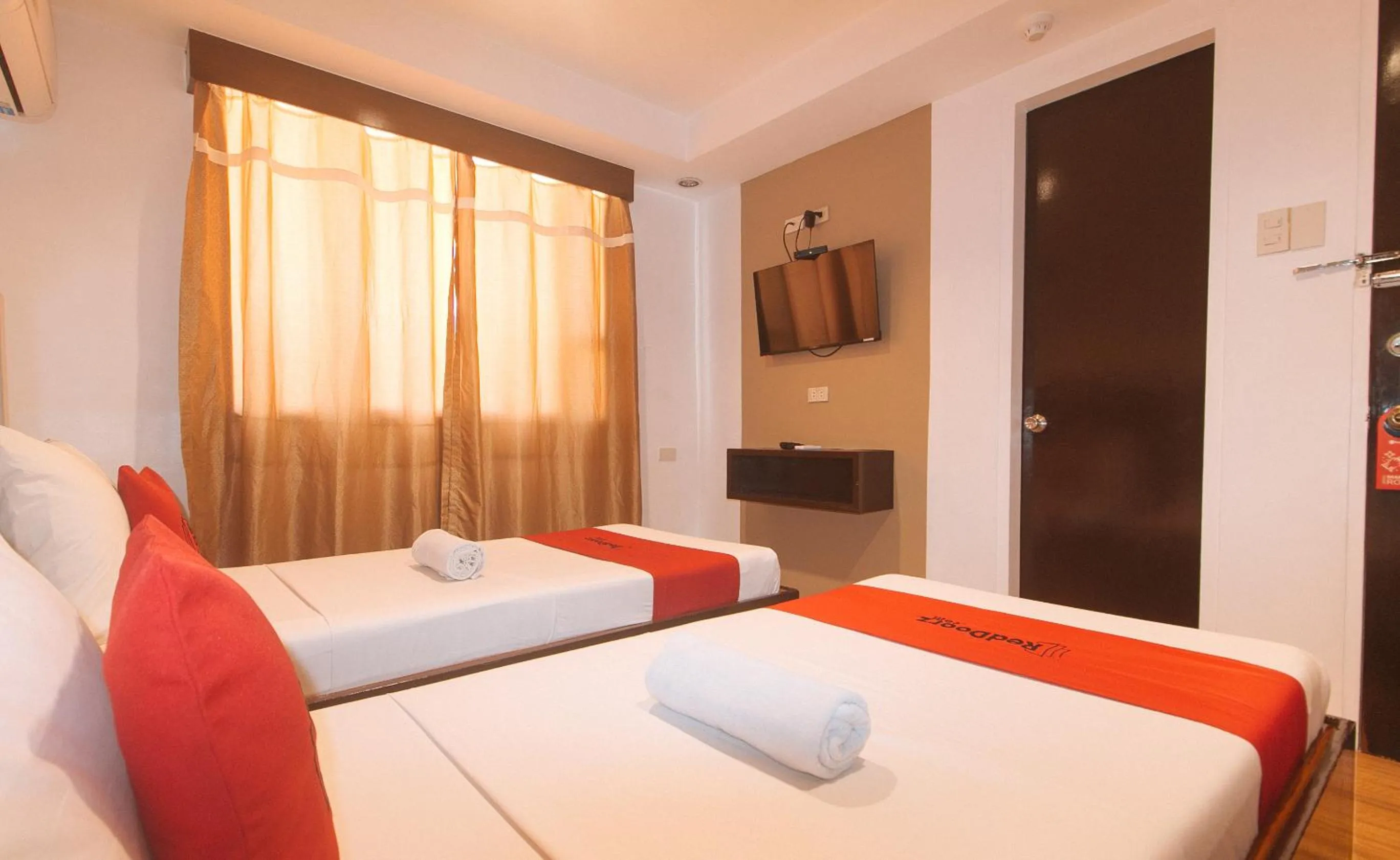 Bed in RedDoorz @ Junquera Extension Cebu