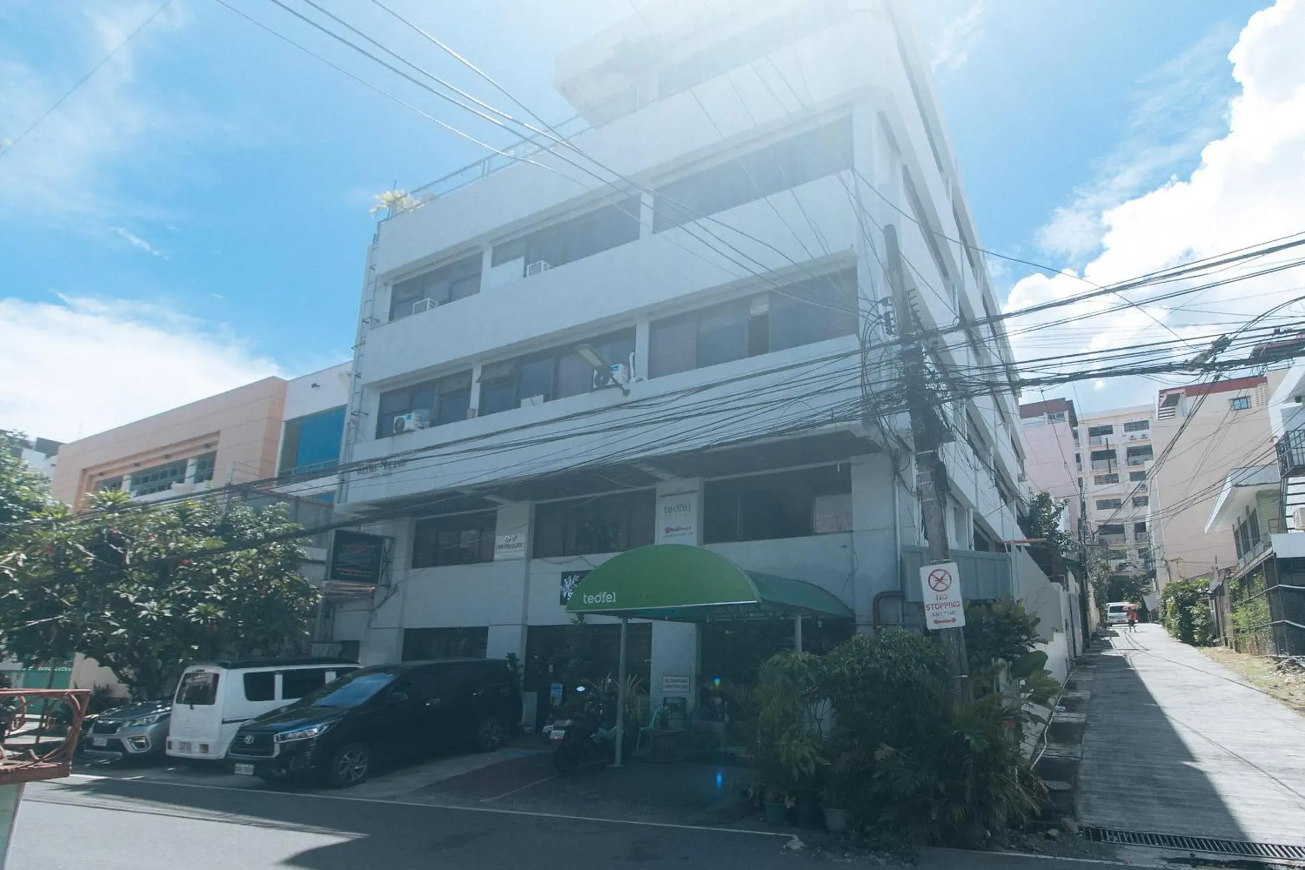 Property building in RedDoorz @ Junquera Extension Cebu Property building in RedDoorz @ Junquera Extension Cebu