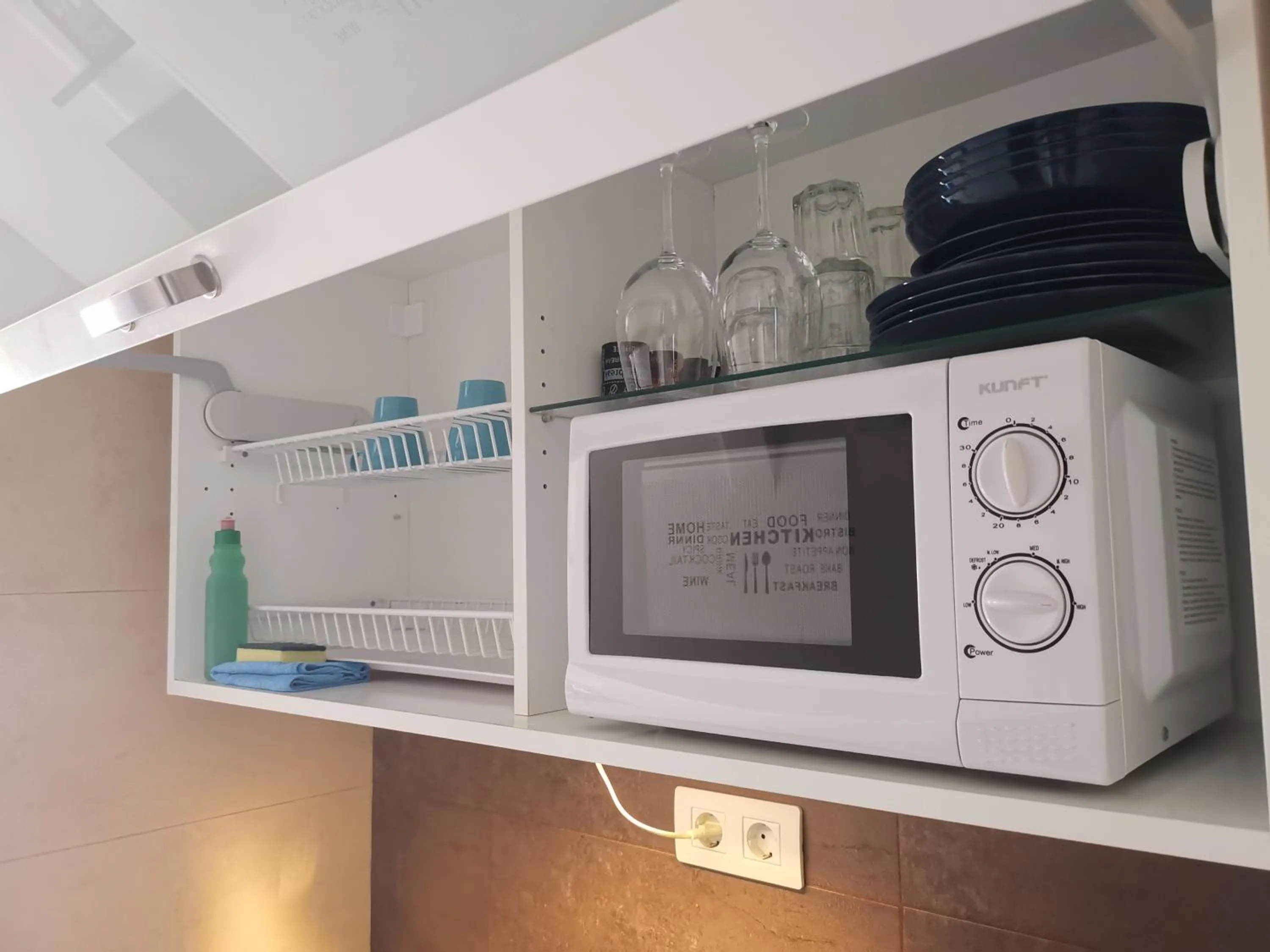 Kitchen or kitchenette in Rainbow Golf Bungalows, Gay Men-only Resort