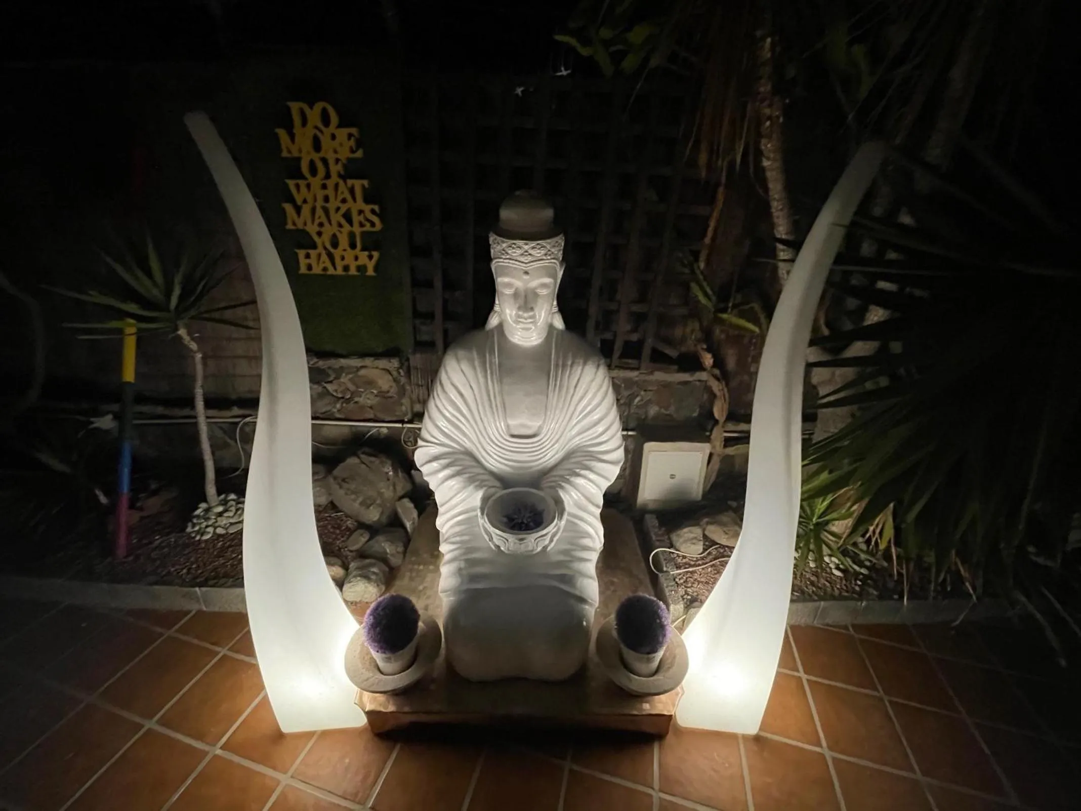 Garden in Rainbow Golf Bungalows, Gay Men-only Resort