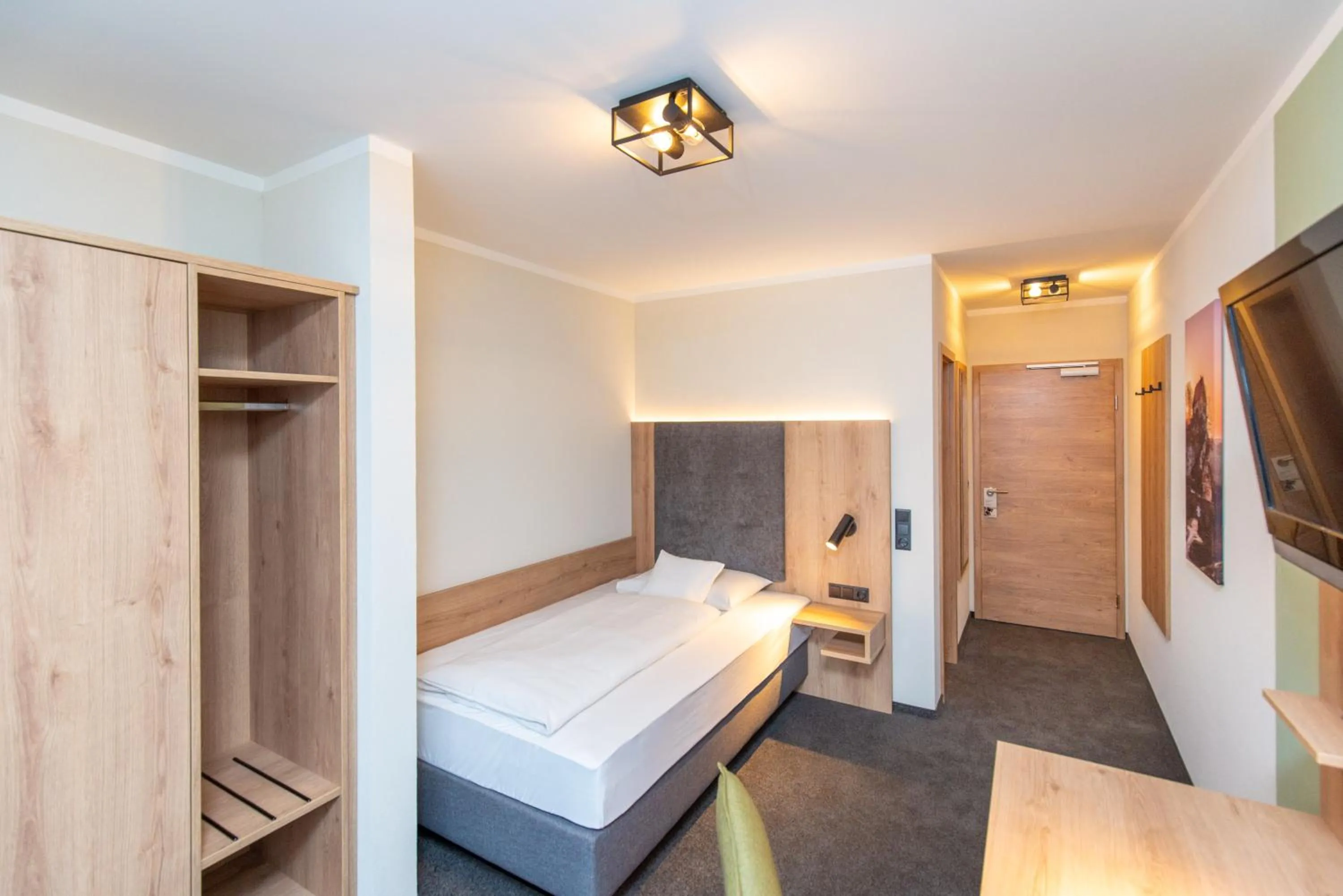 Photo of the whole room, Bed in Hotel Schwan