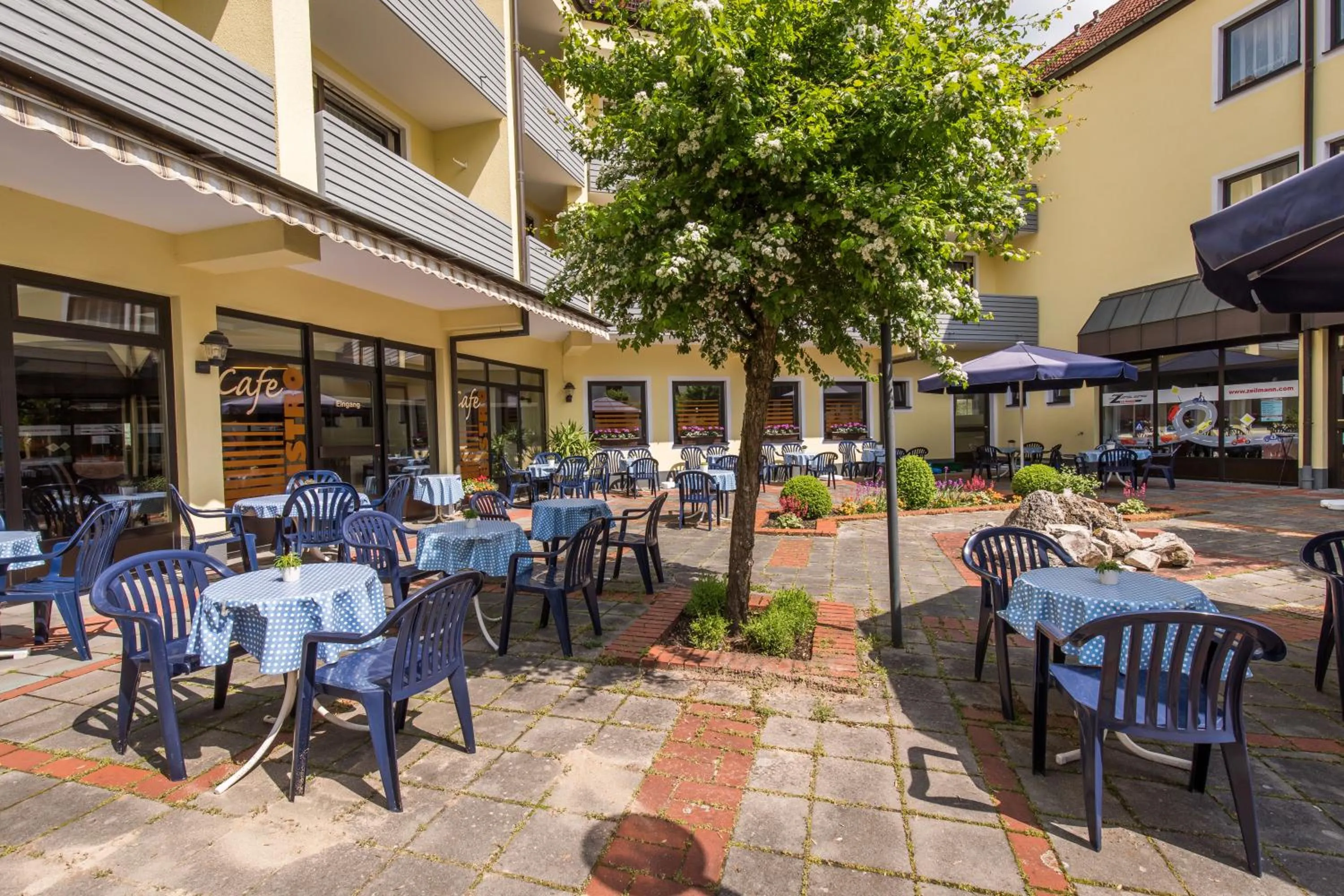 Patio in Hotel Schwan