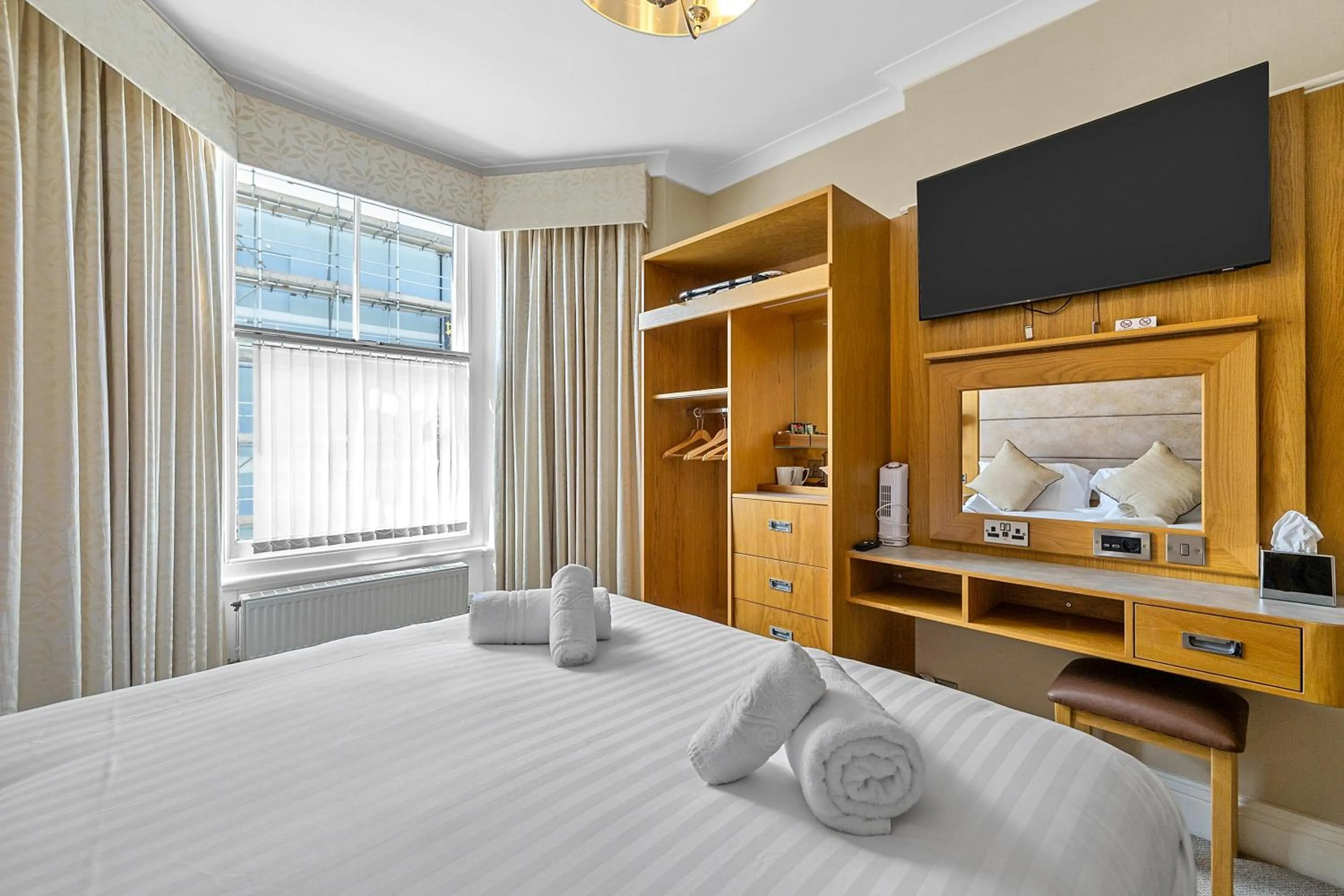 Bed in Invicta Hotel Plymouth