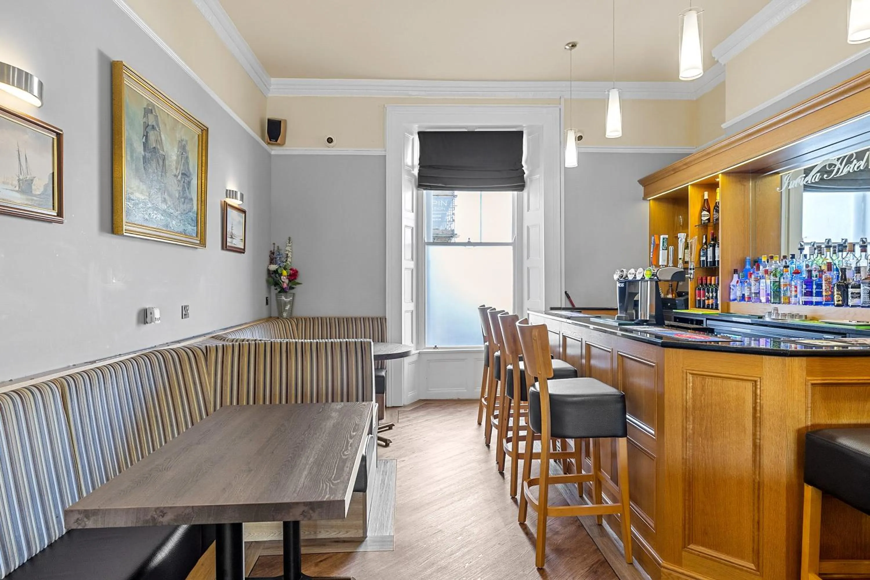 Lounge or bar in Invicta Hotel Plymouth