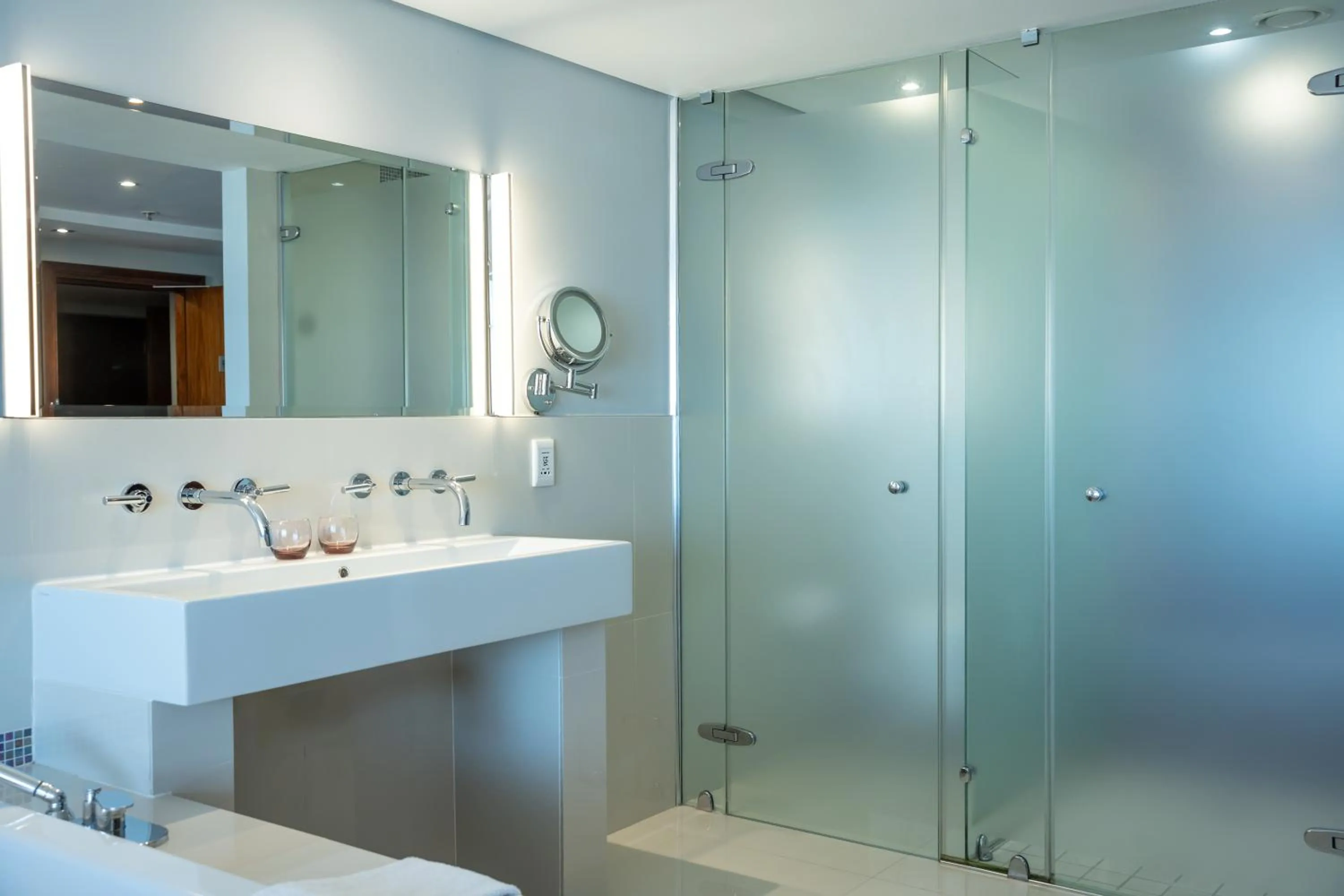 Toilet in Blaauwberg Beach Hotel