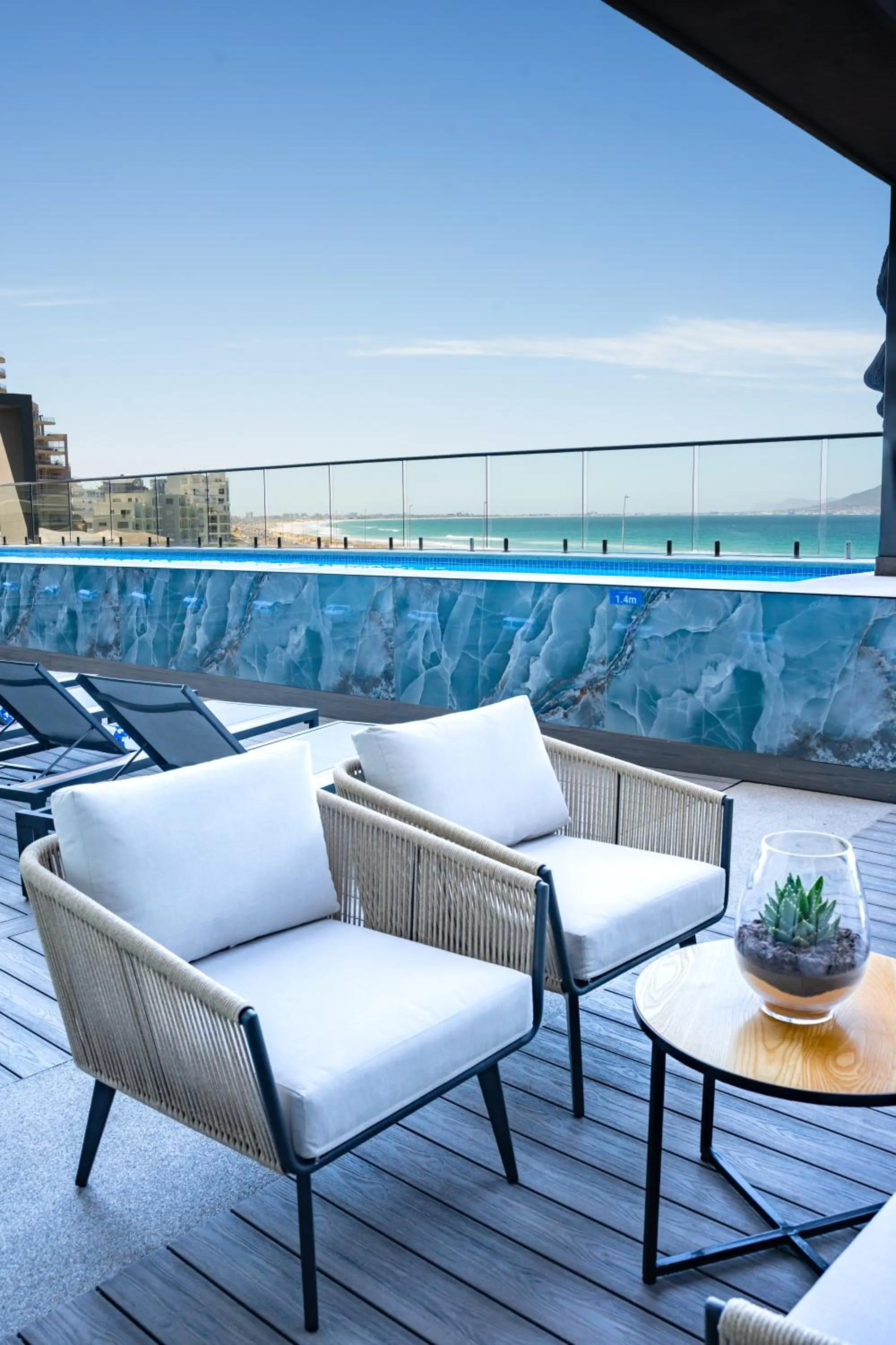 Restaurant/places to eat in Blaauwberg Beach Hotel