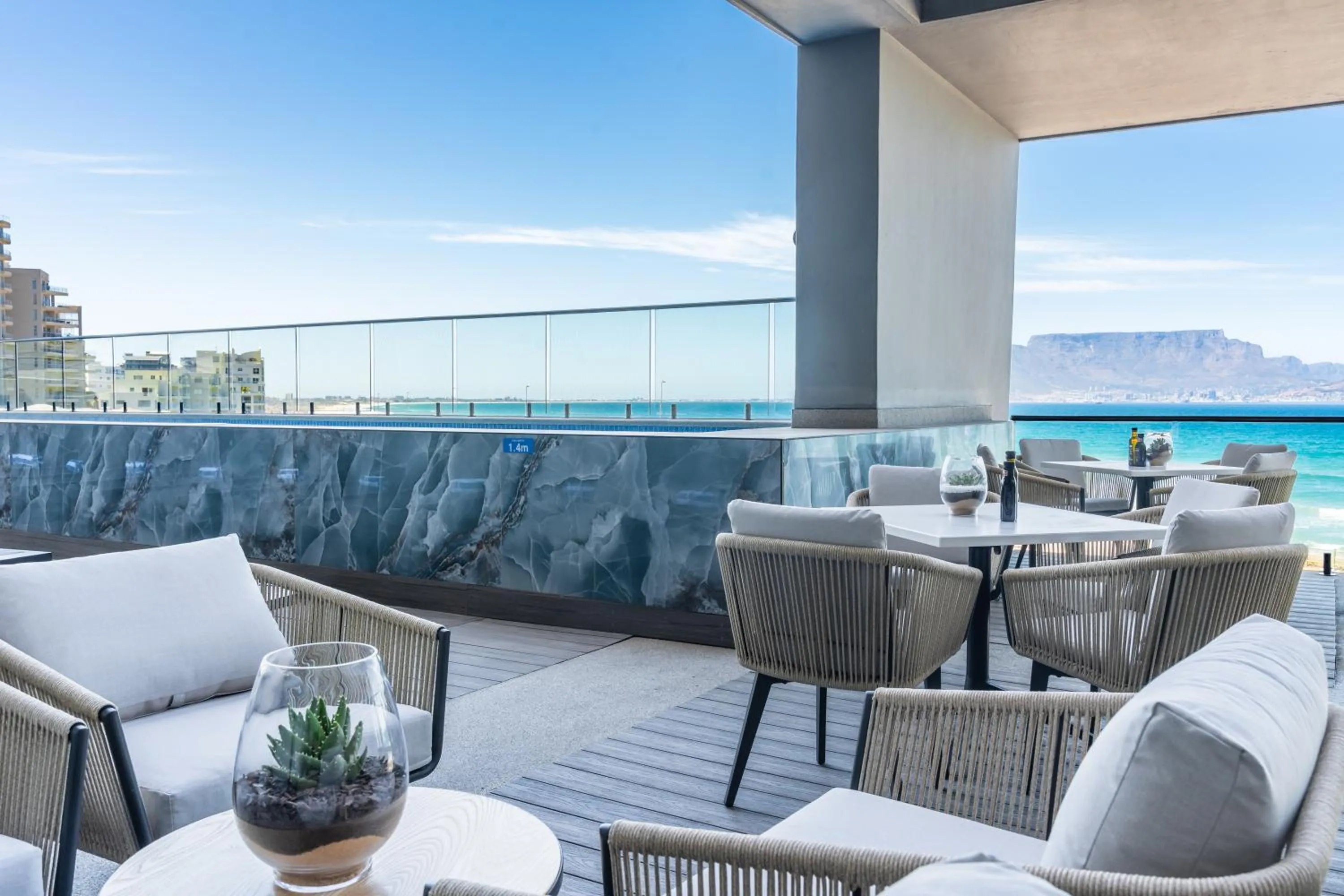 Restaurant/places to eat in Blaauwberg Beach Hotel