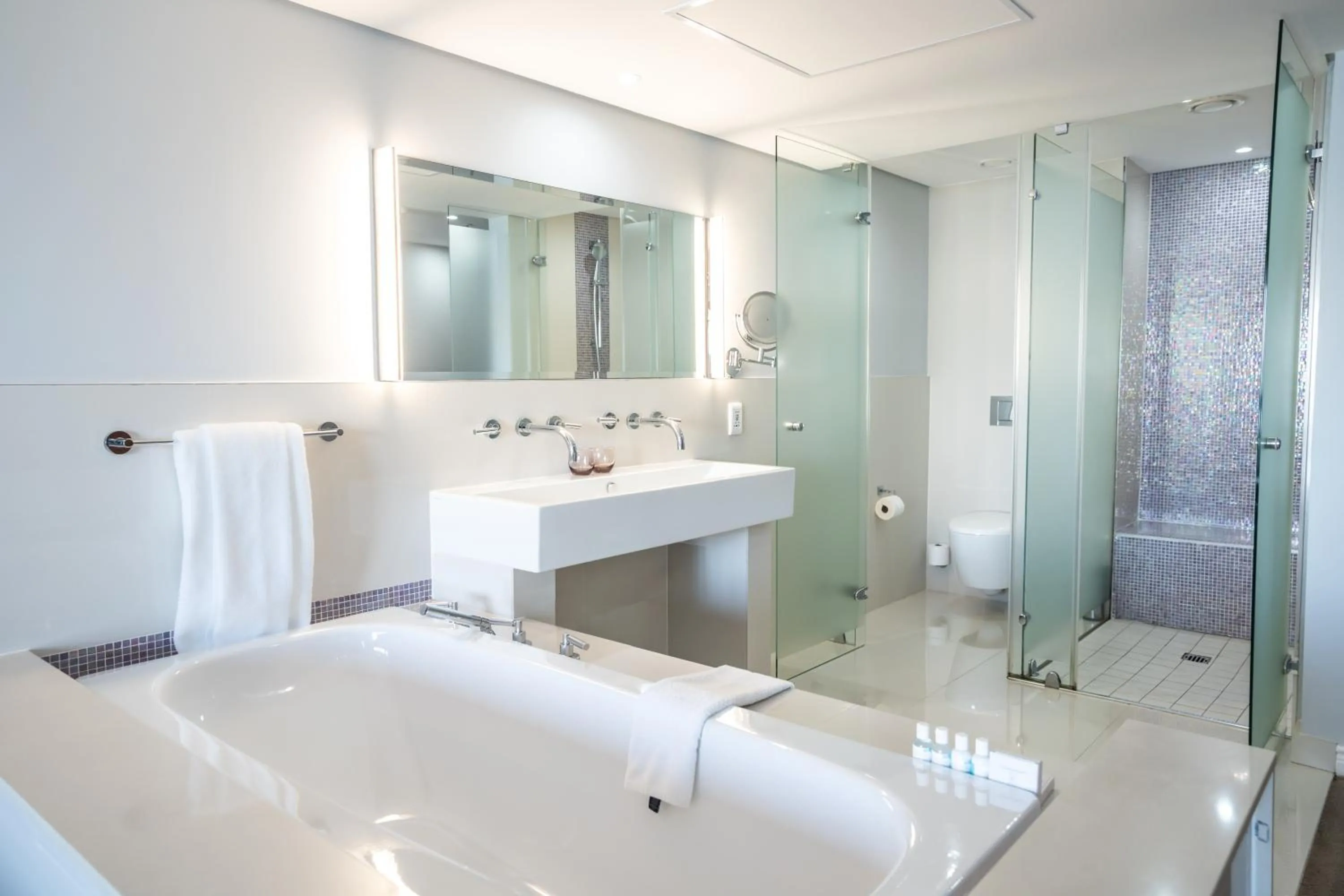 Shower in Blaauwberg Beach Hotel